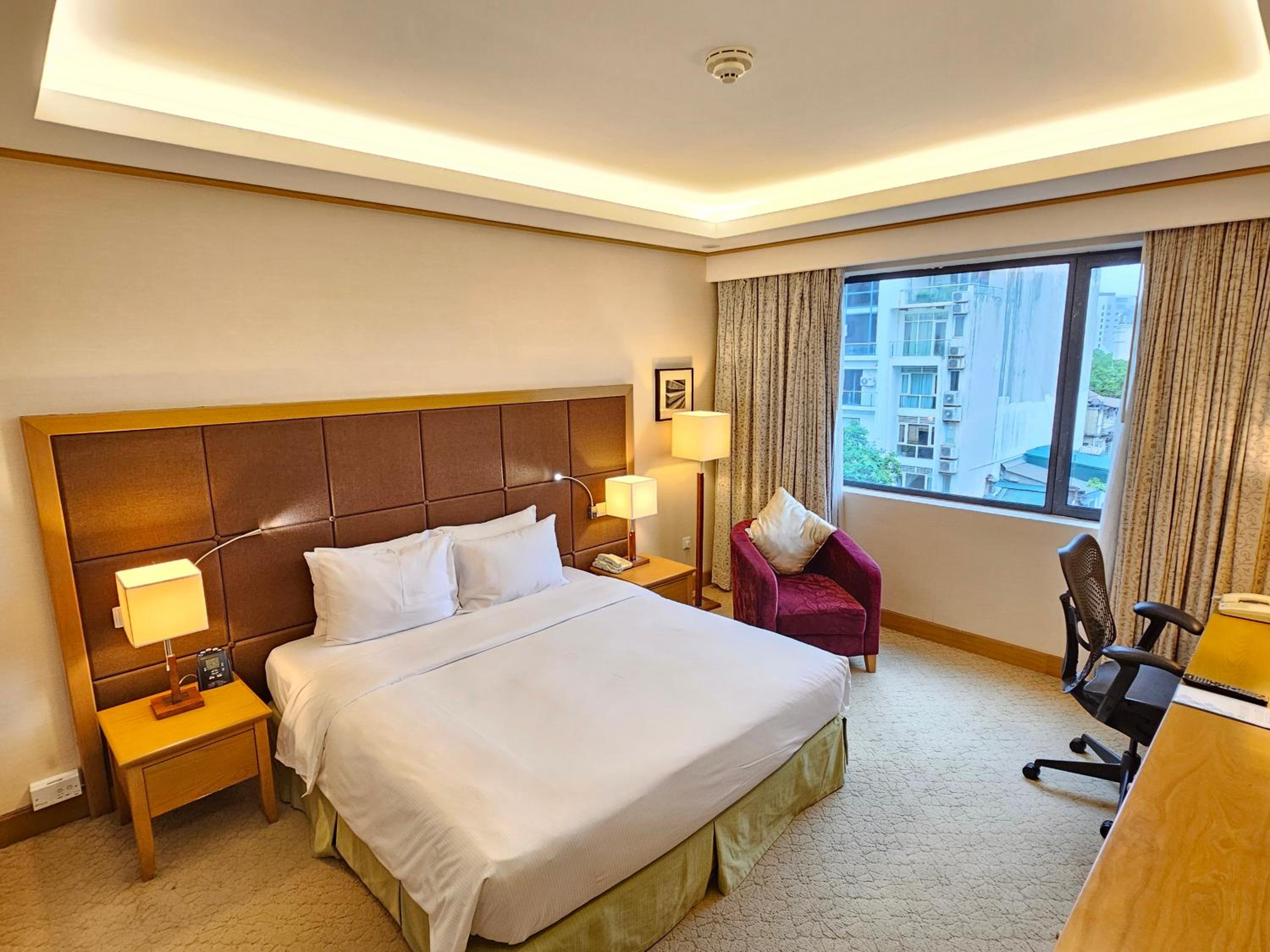 King Room with City View - Photo 9