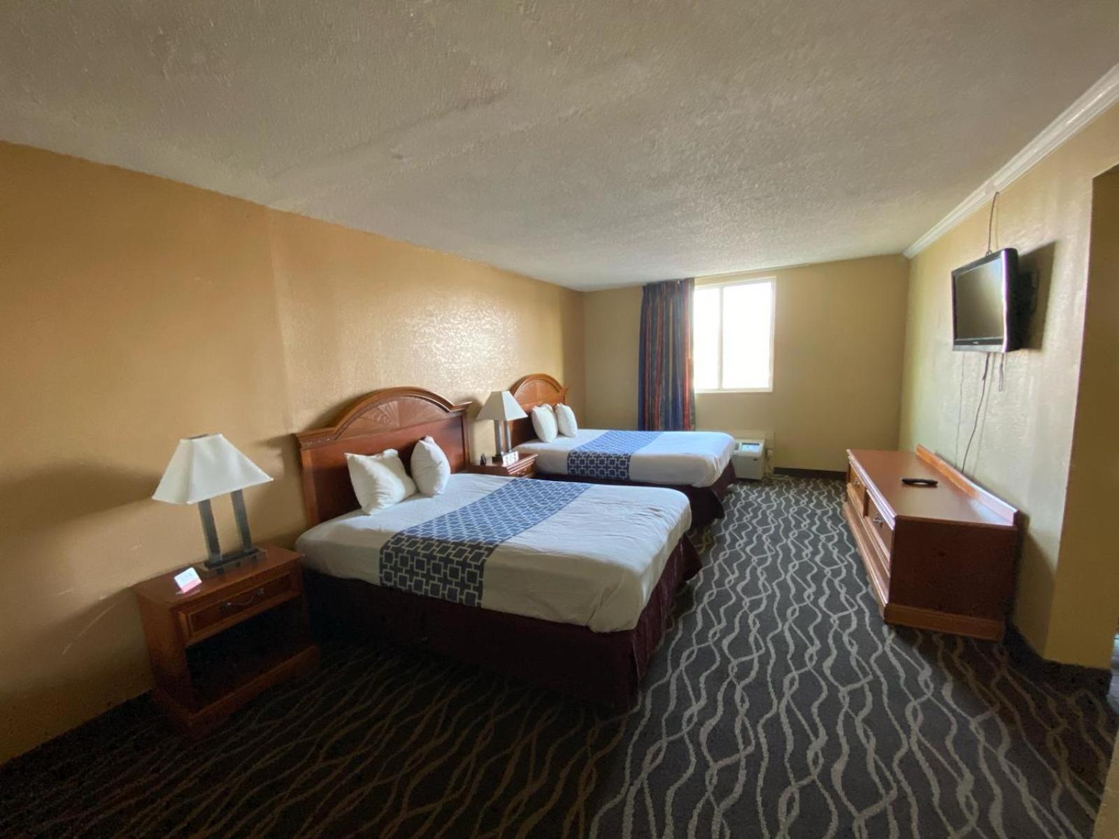 Queen Room - Disability Access photo 2