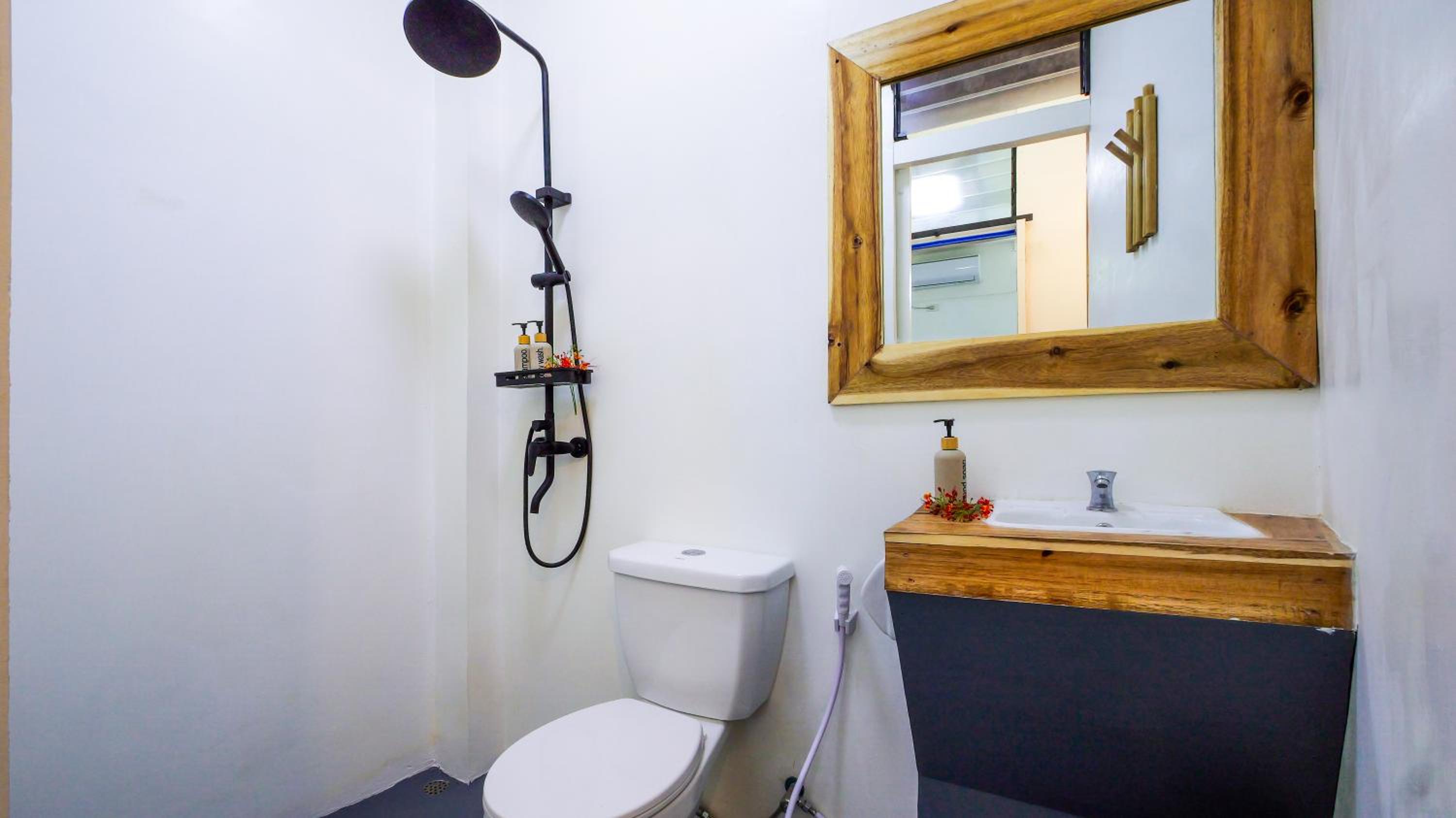 4-Bed Mixed Dormitory Room photo 2
