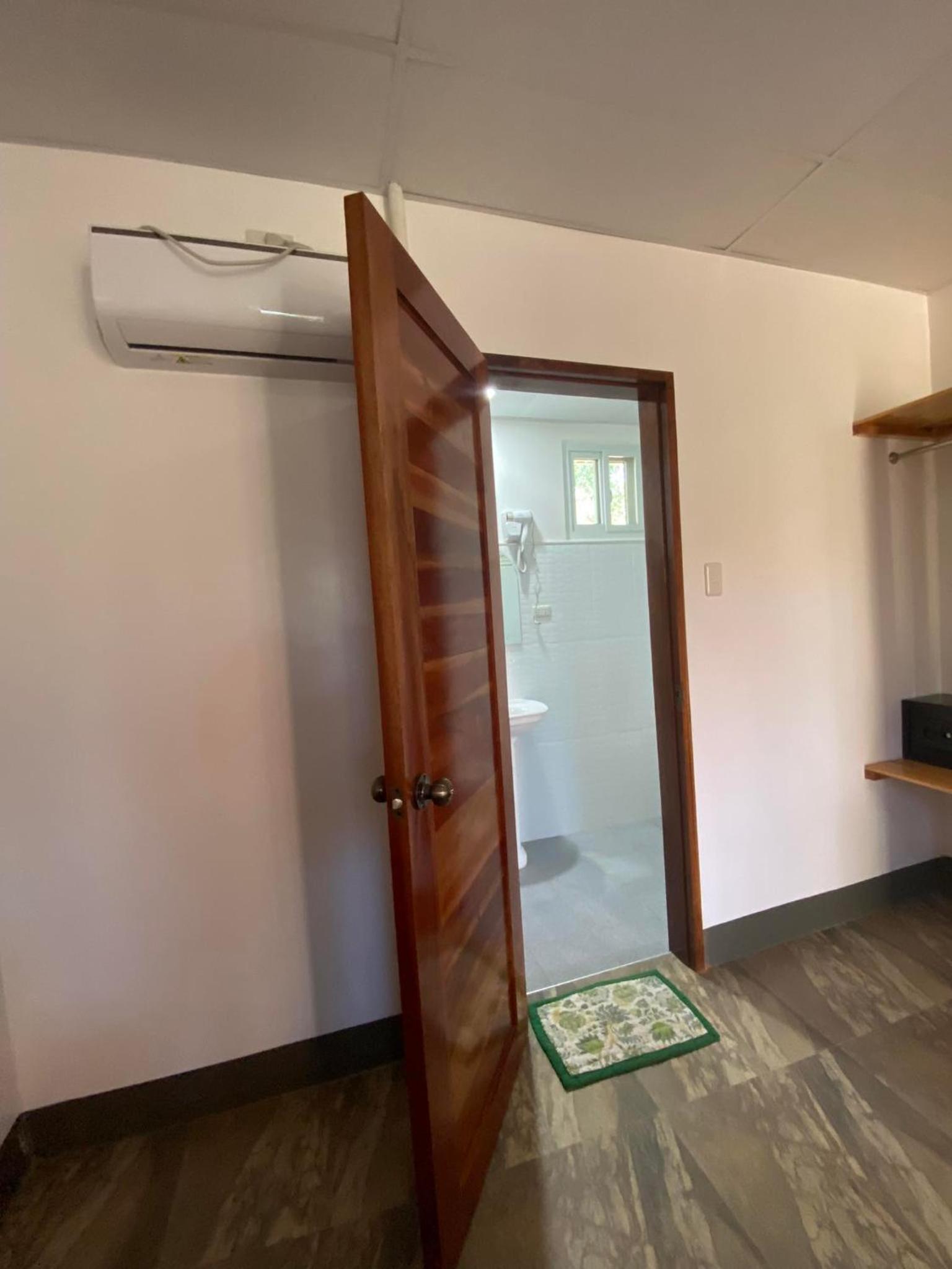 Basic Triple Room photo 2
