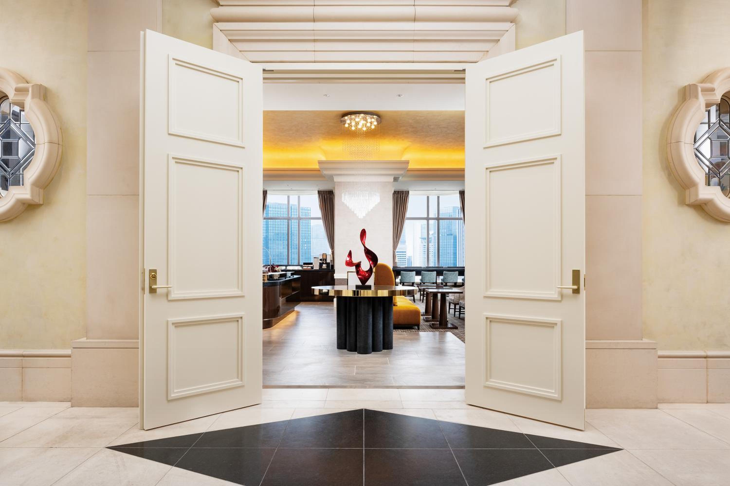 Connecting Room with Lounge Access (Club Crown Suite and Club Moderate Double Room) - Non-Smoking photo 1