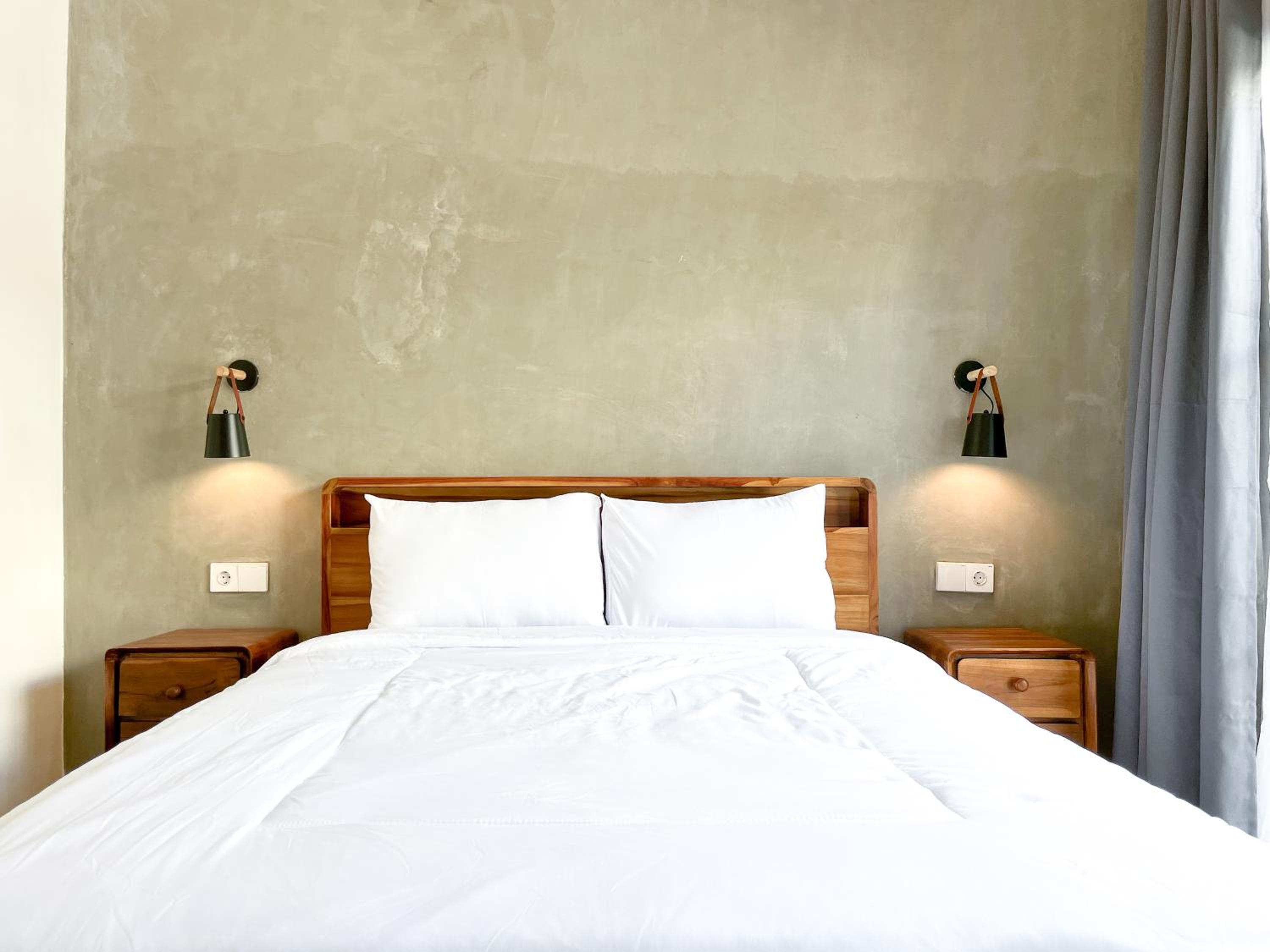 Deluxe Double Room with Pool View - Photo 8