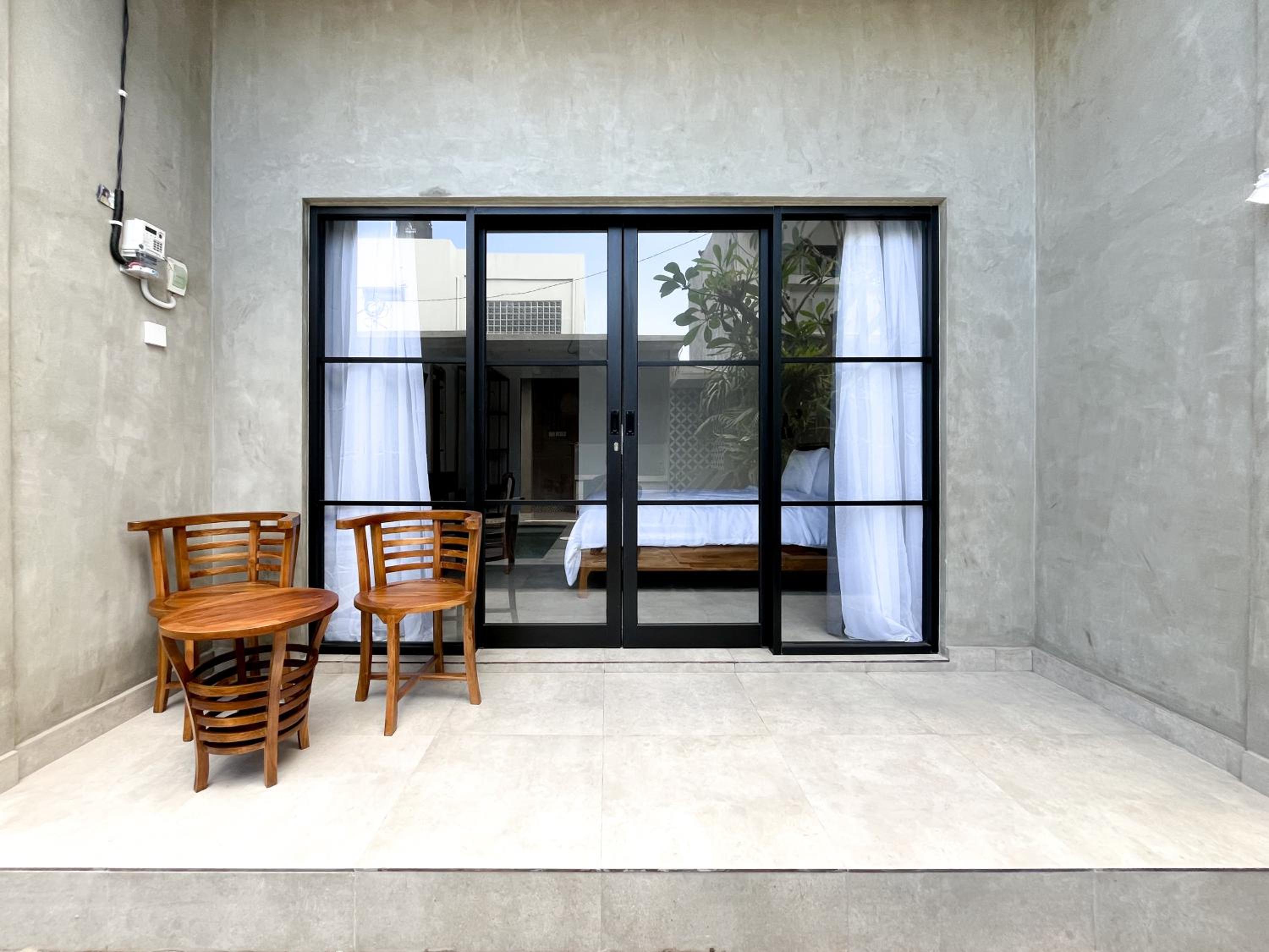 Deluxe Double Room with Pool View - Photo 4