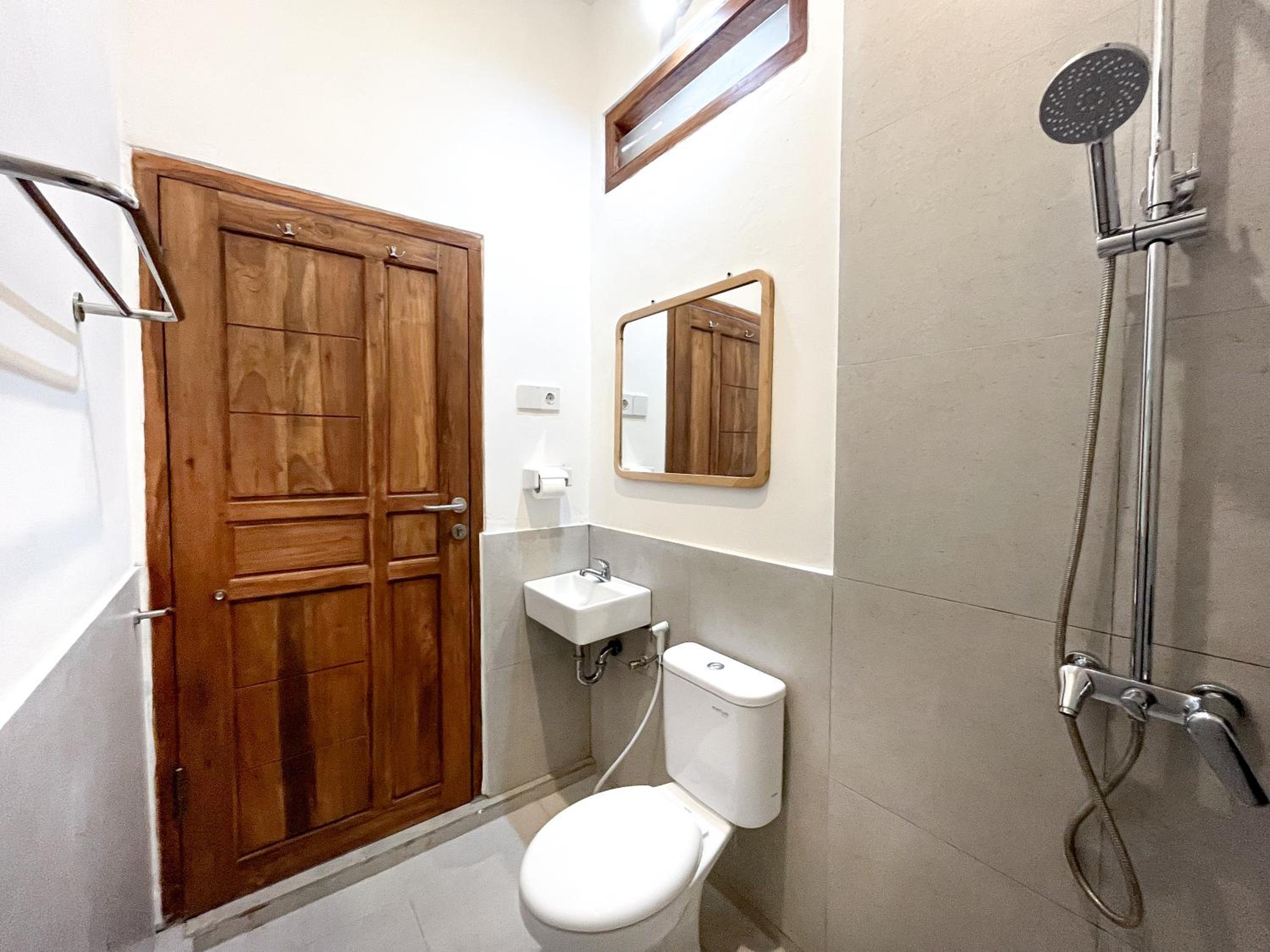 Deluxe Double Room with Pool View - Photo 5