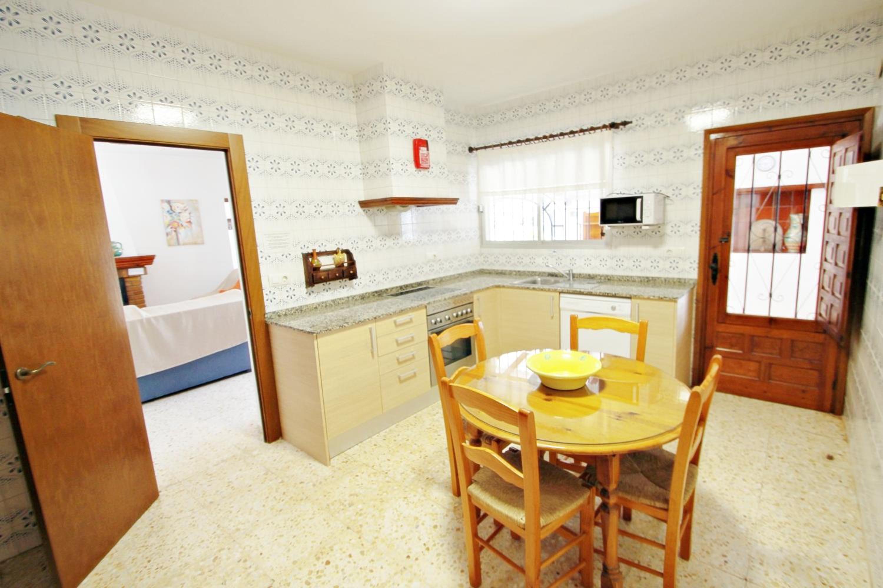 Four-Bedroom House photo 3