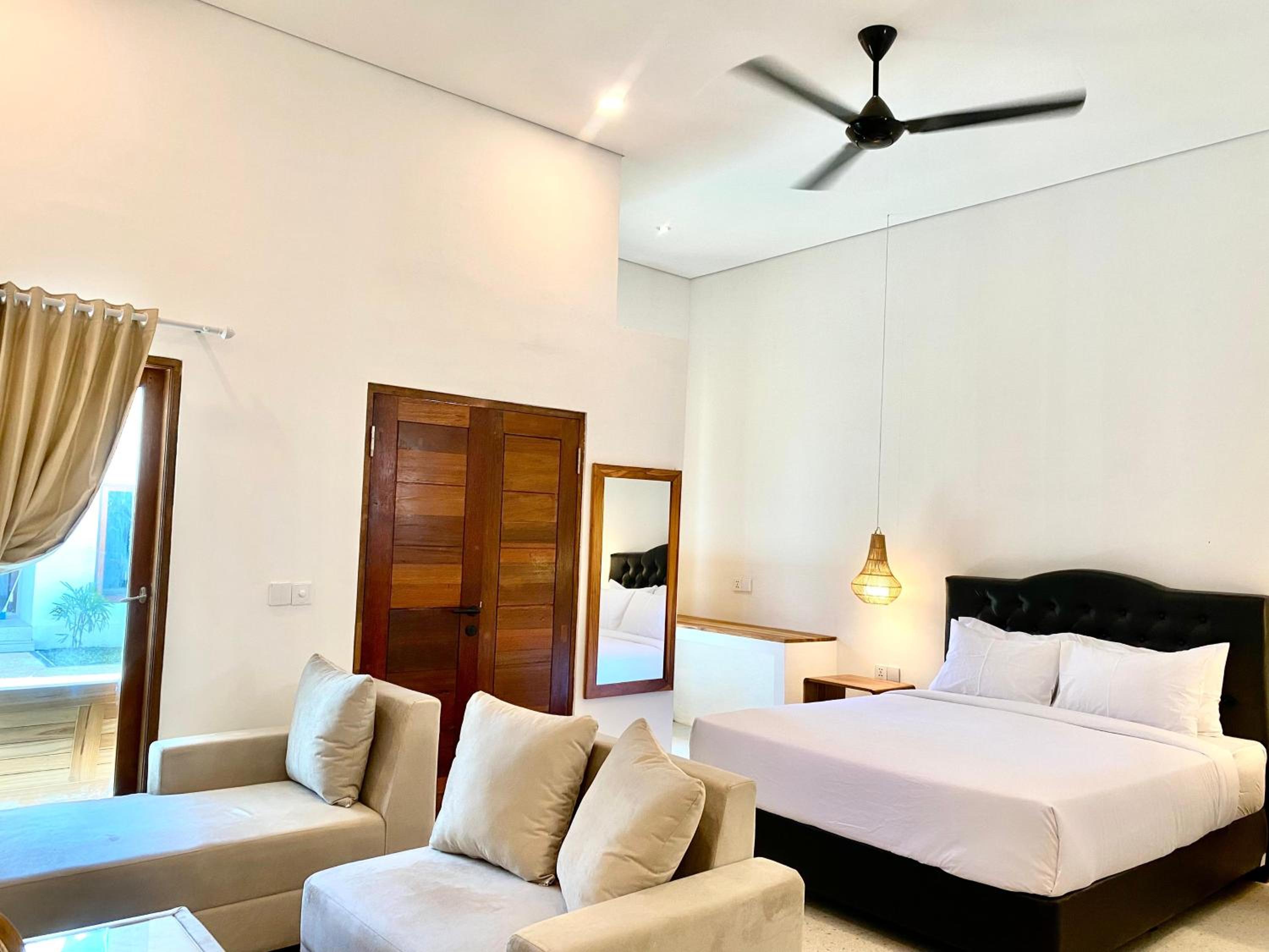 Room with Shared Pool - Photo 24