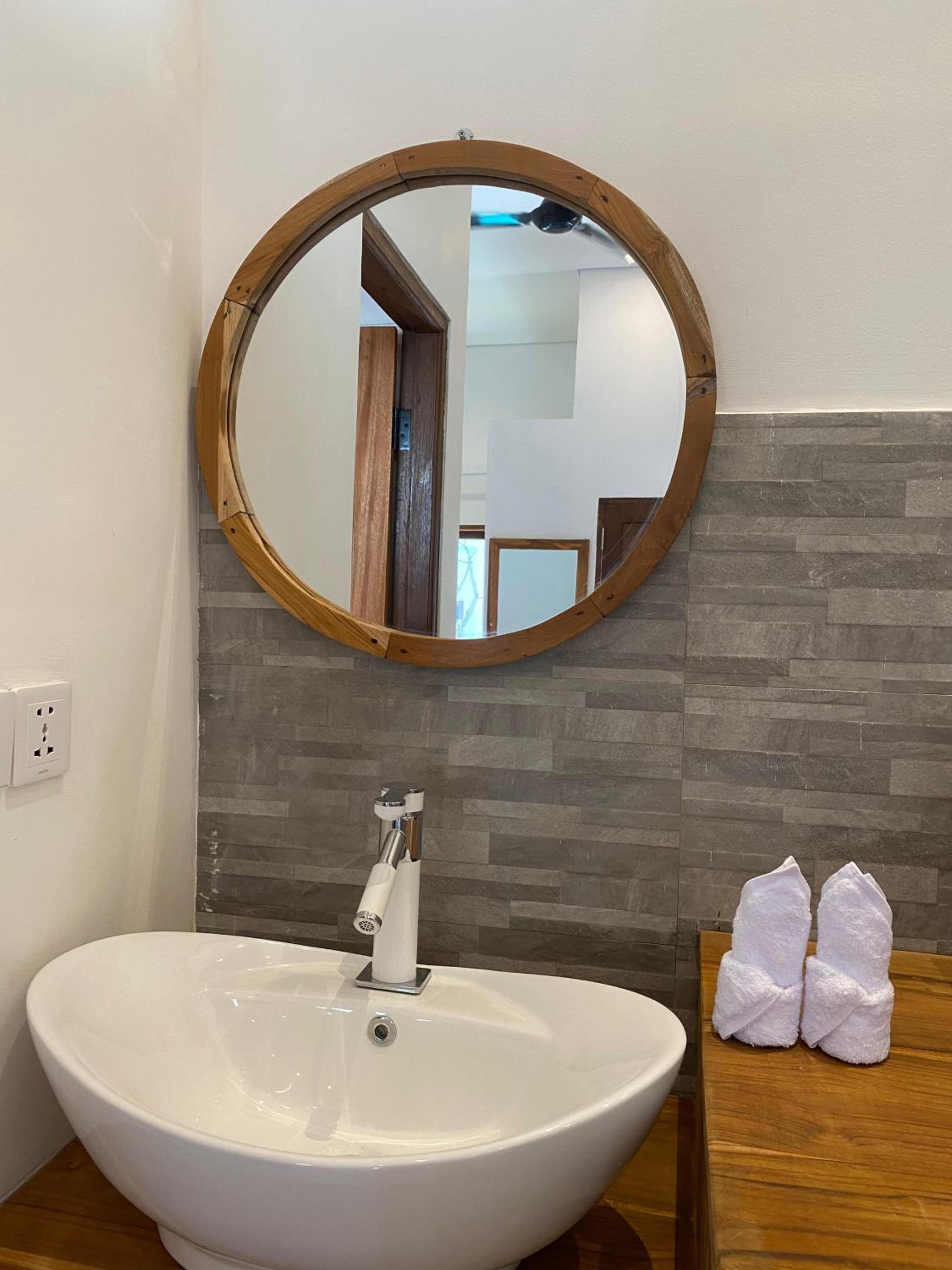 Room with Shared Pool - Photo 4