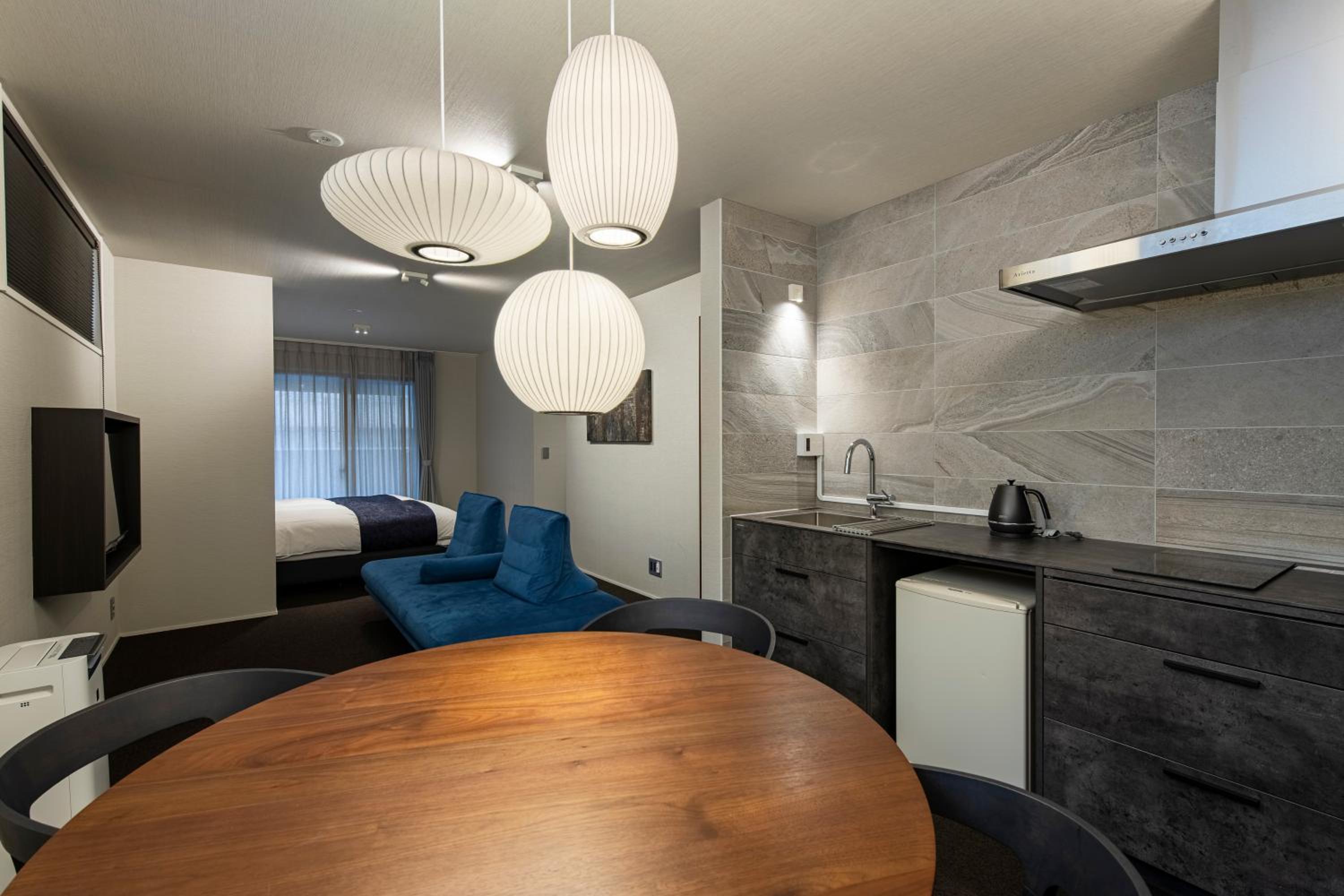 Large Twin Room - Photo 1