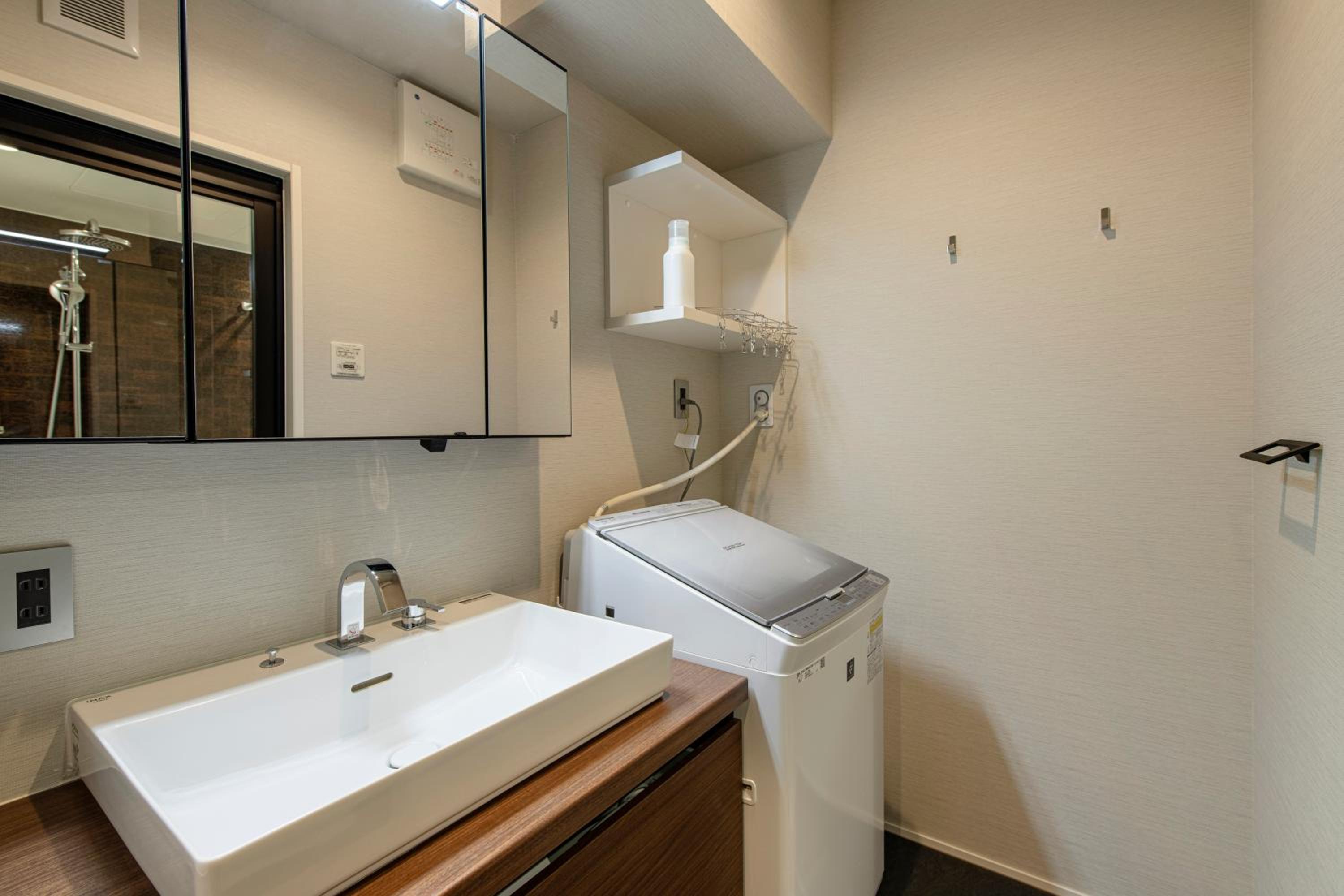 Quadruple Room - Photo 9
