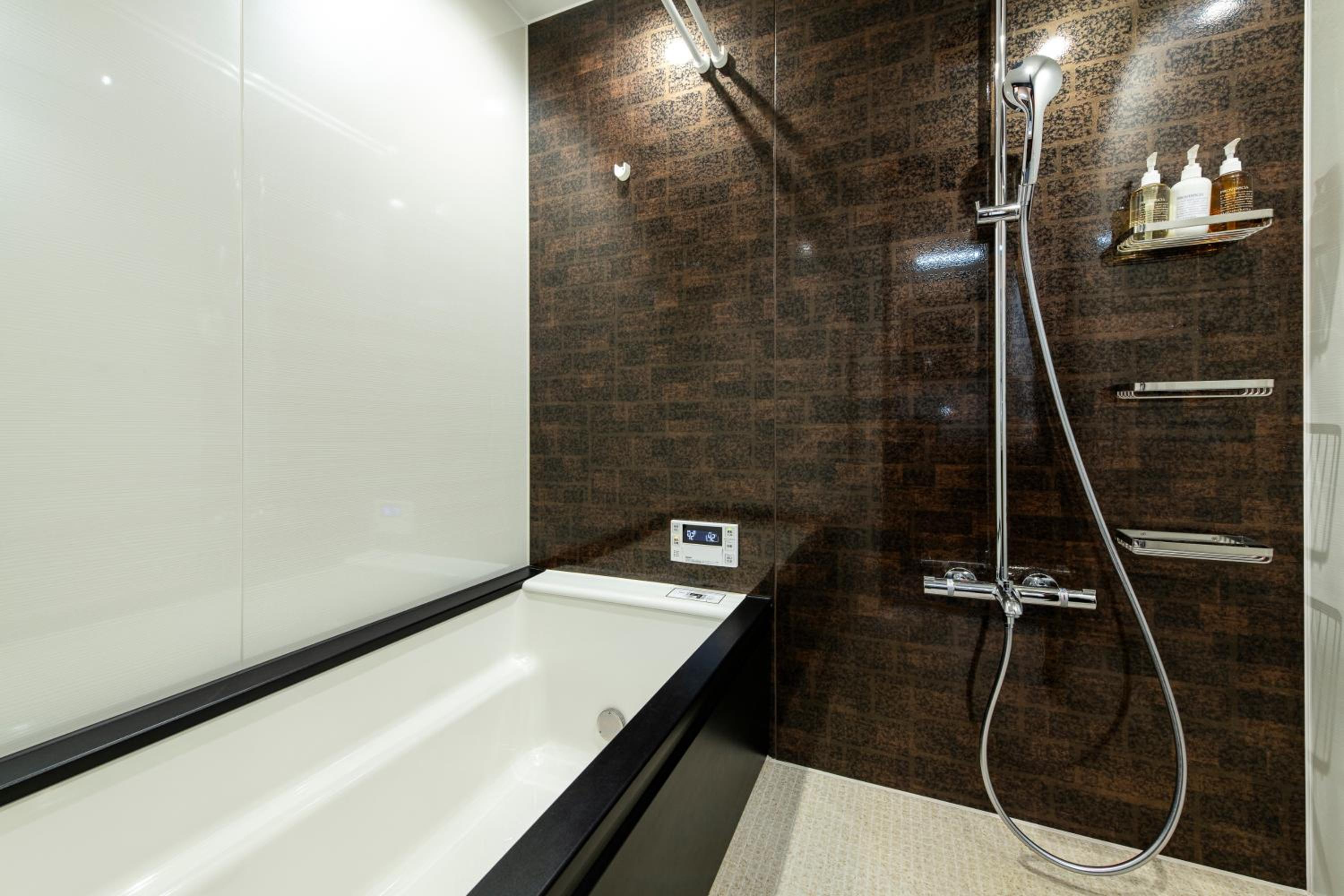 Quadruple Room - Photo 3