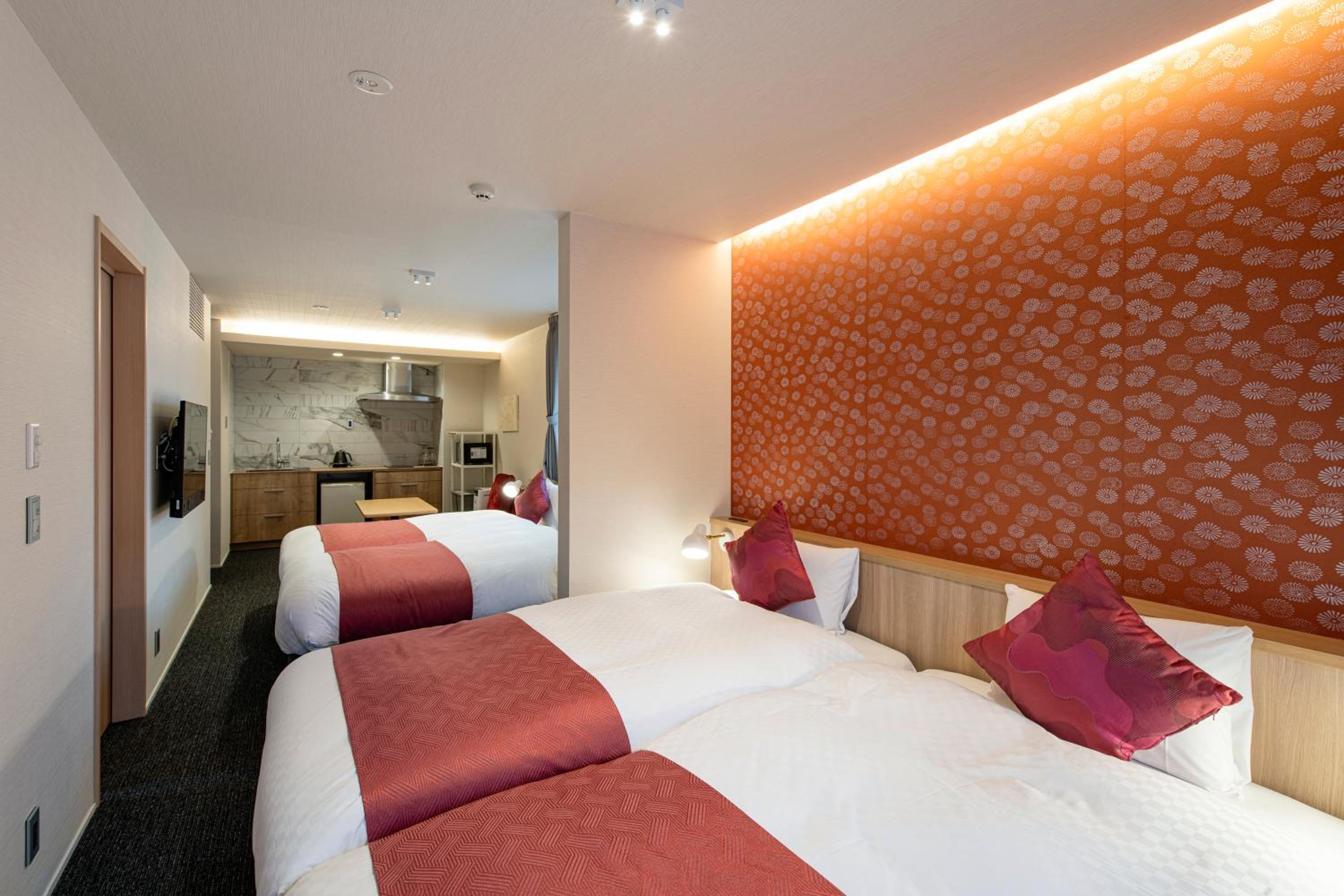 Quadruple Room - Photo 22