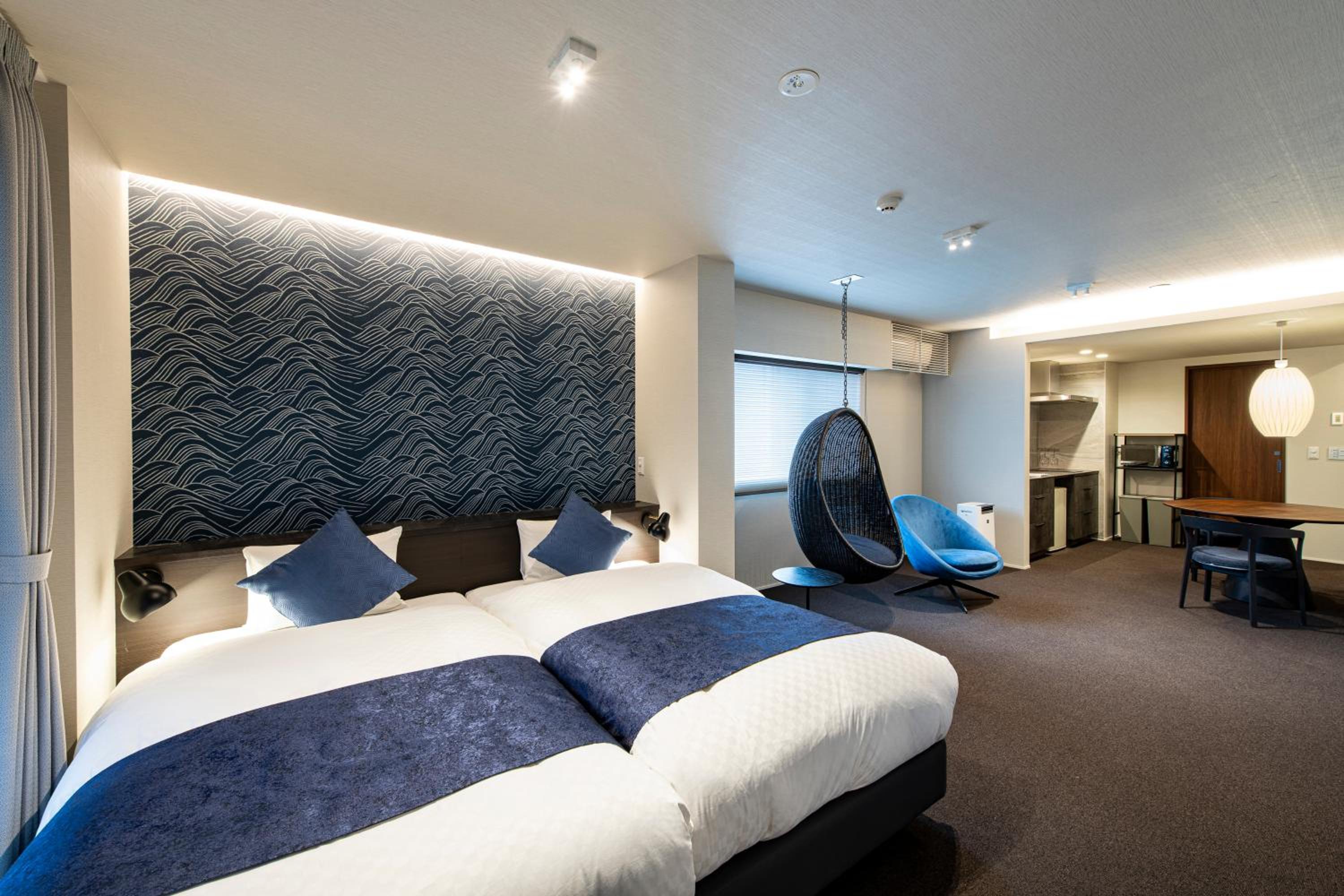 Large Twin Room - Photo 14