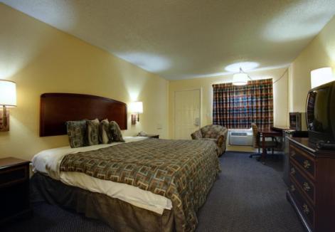 King Room - Non-Smoking photo 2