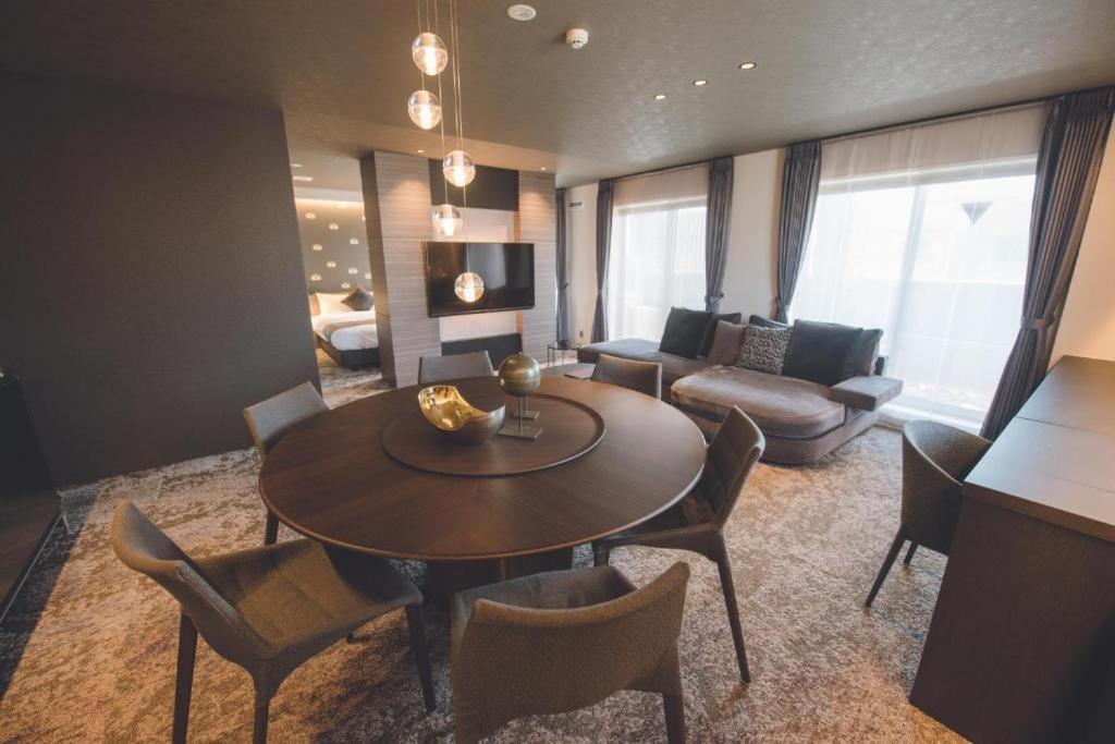 Two-Bedroom Suite - Photo 16