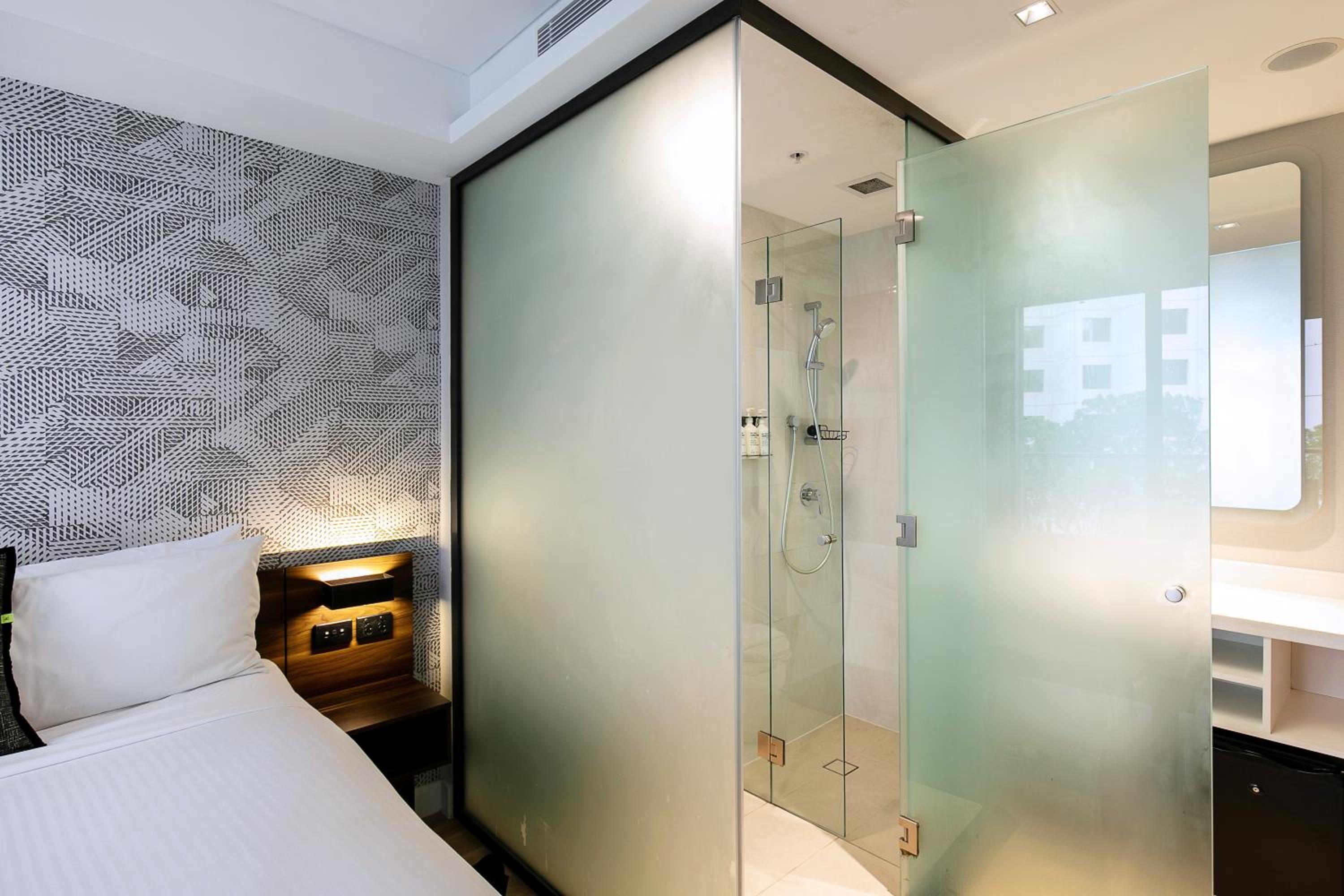 Standard Queen Room - Photo 2