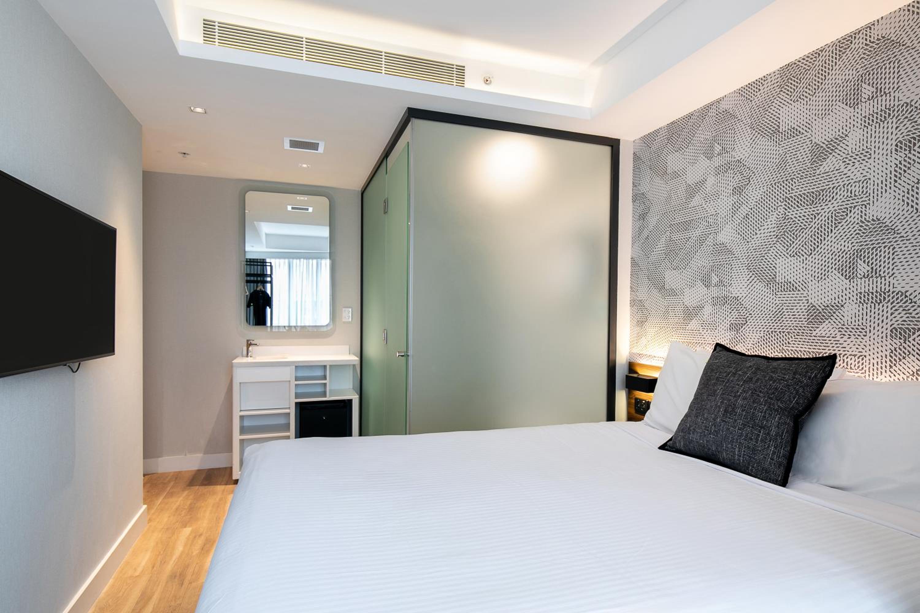 Standard Queen Room - Photo 4