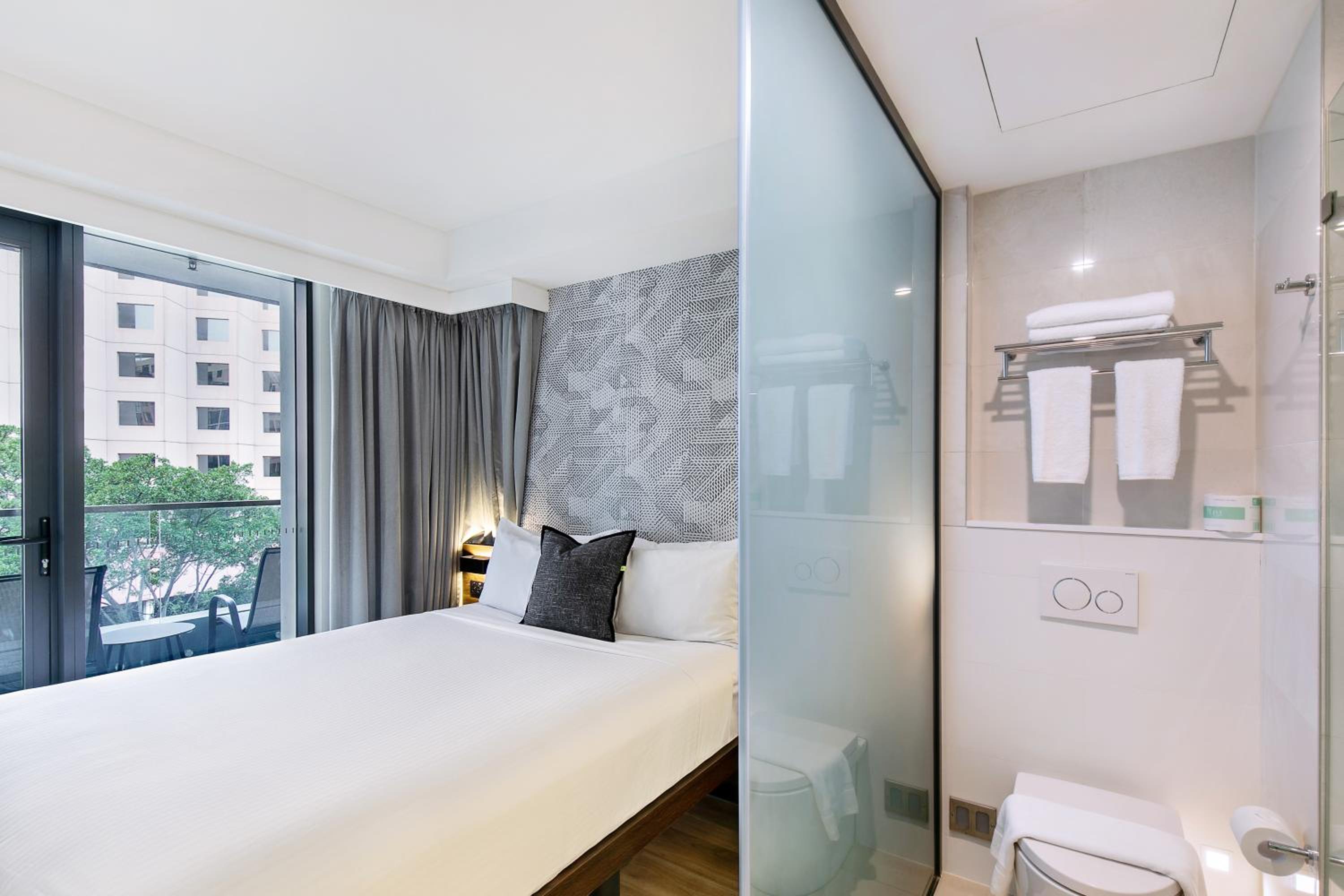 Standard Queen Room - Photo 26