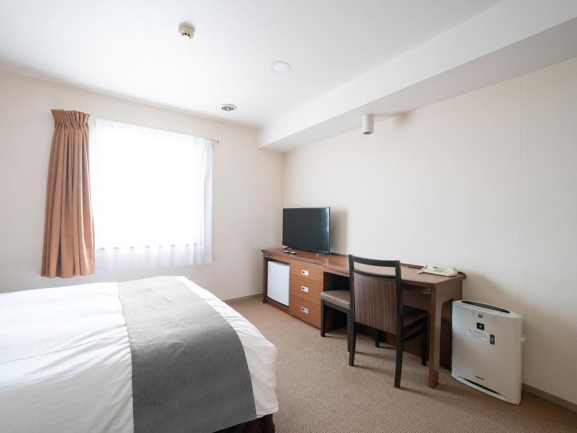 Double Room - Non-Smoking  - Photo 6