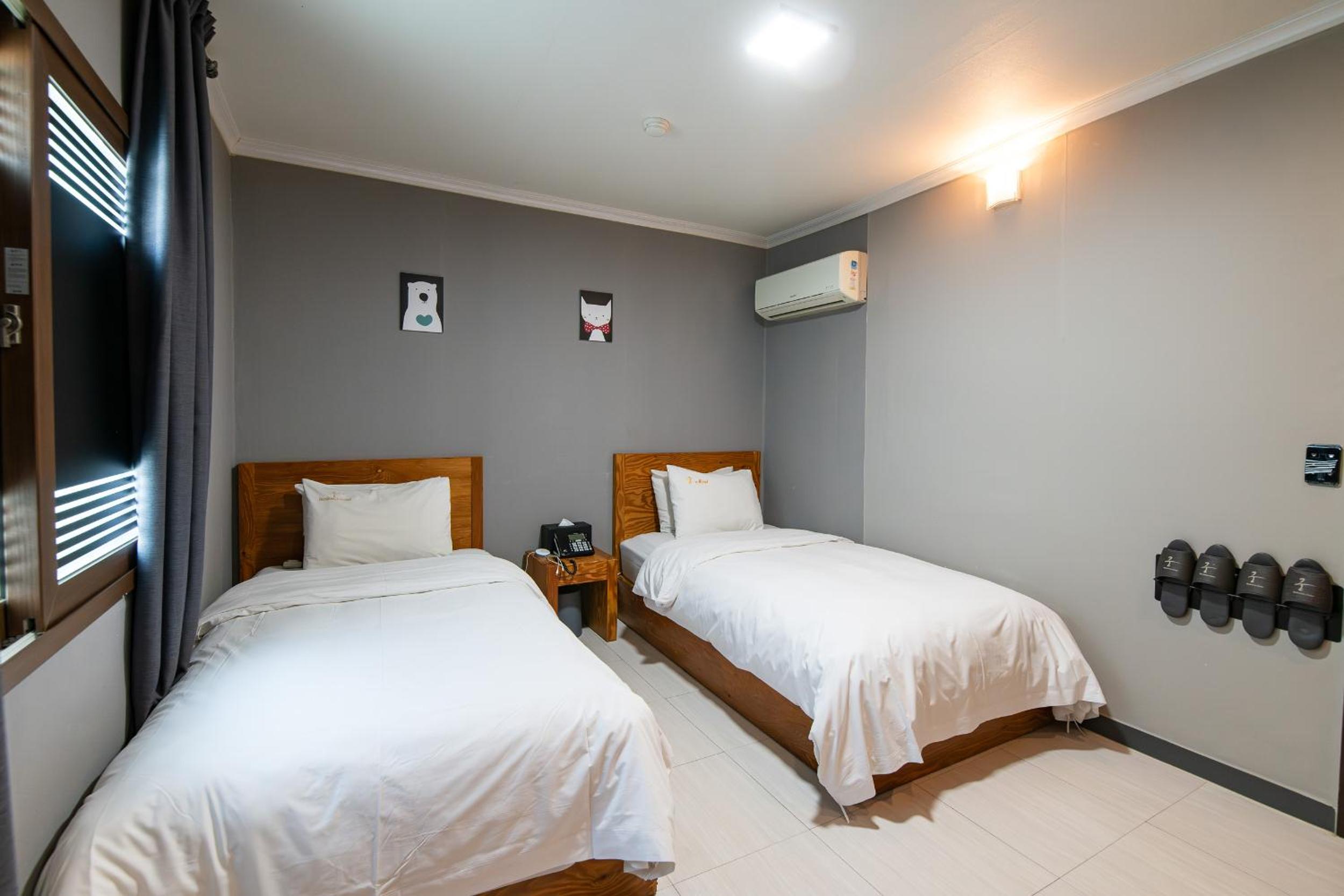 Deluxe Twin Room