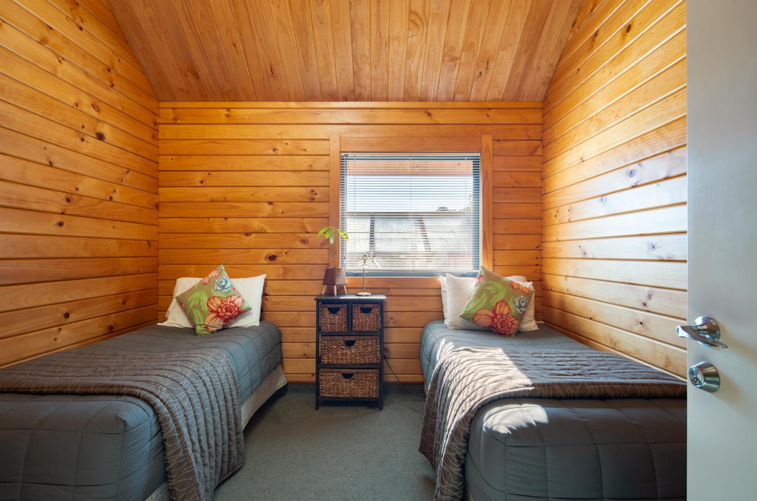 One-Bedroom Studio thumbnail 5