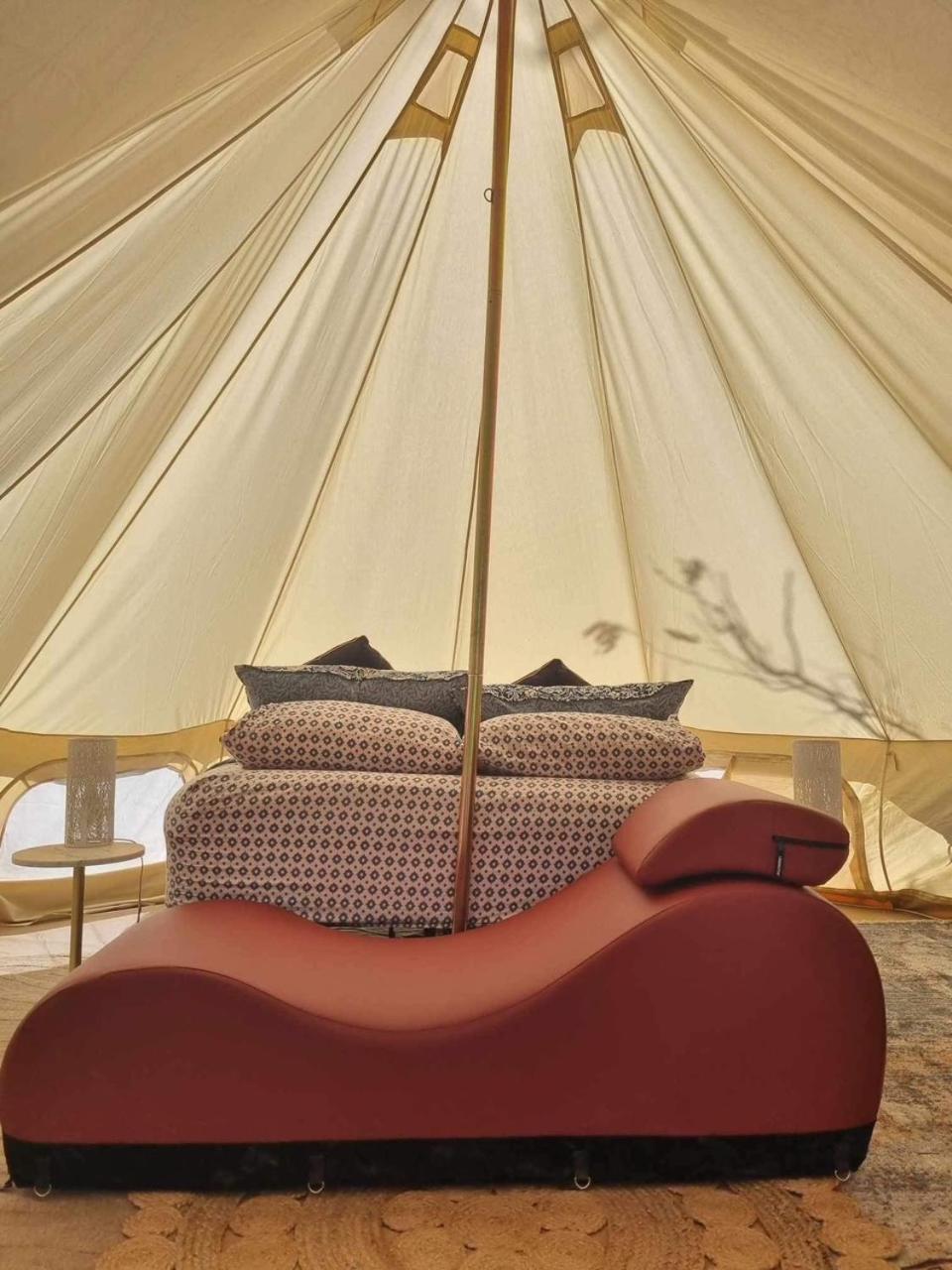 Glamping Canvas Bell Tent - Photo 1