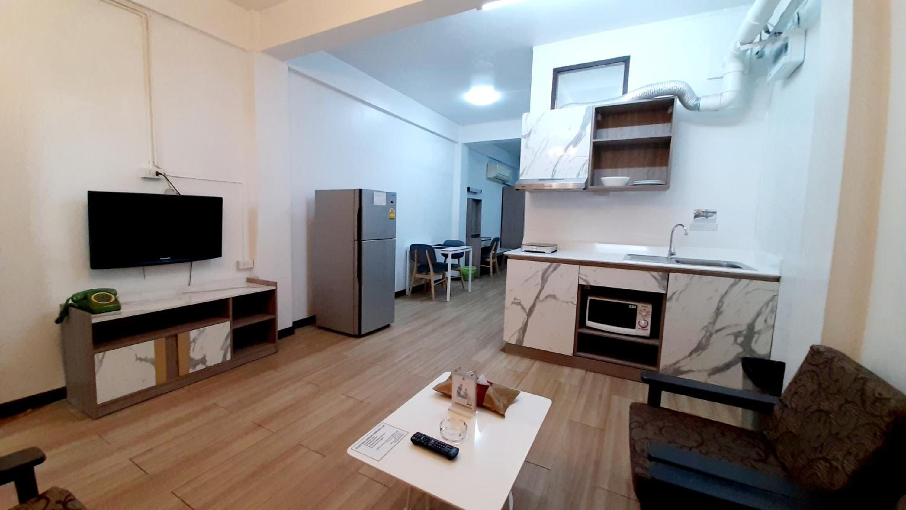 One-Bedroom Deluxe Apartment photo 3