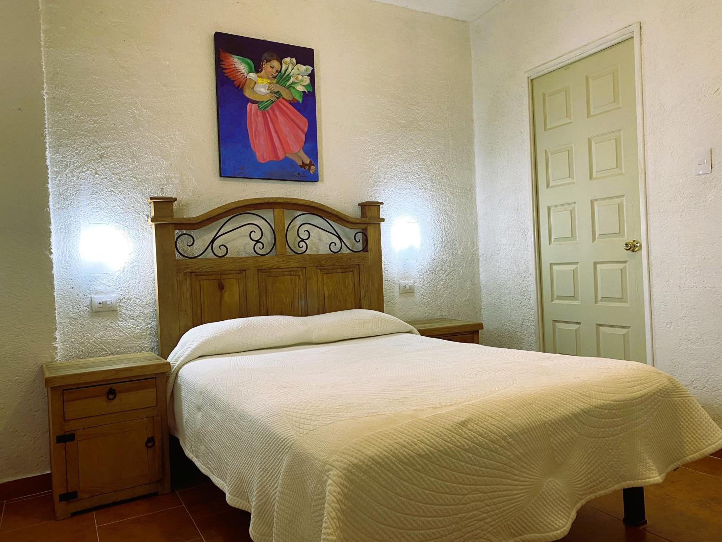 Standard Queen Room photo 2