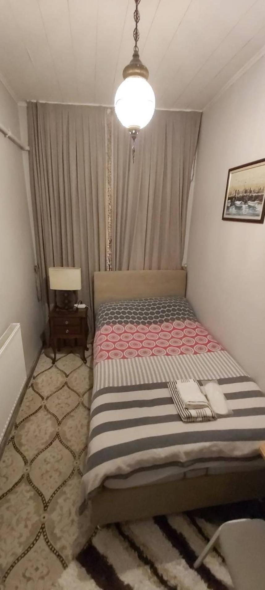 Single Room with Private External Bathroom photo 2