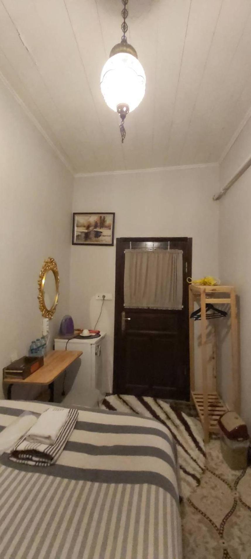 Single Room with Private External Bathroom photo 2