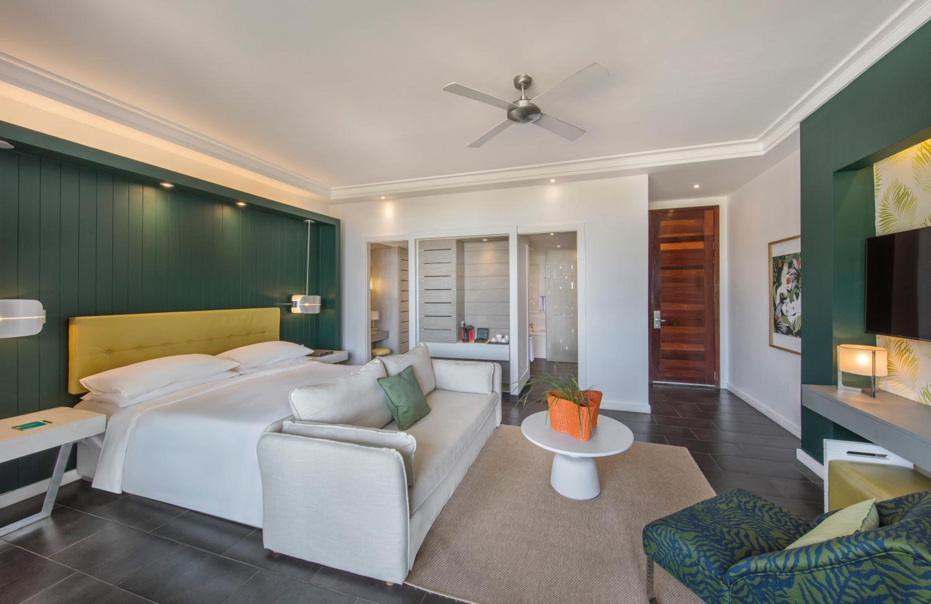 Junior Suite - Beachfront - Photo 2