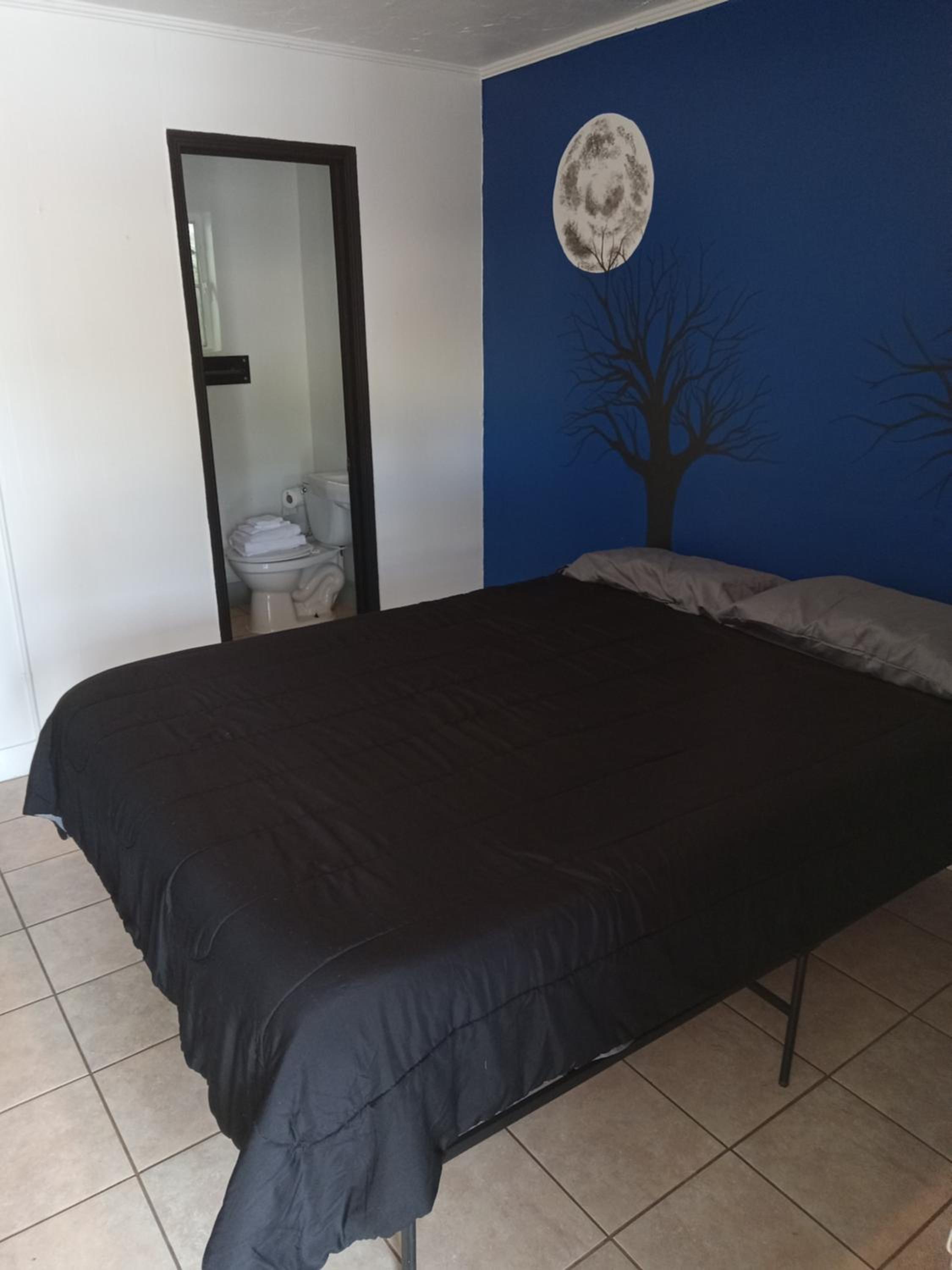 Queen Room photo 3