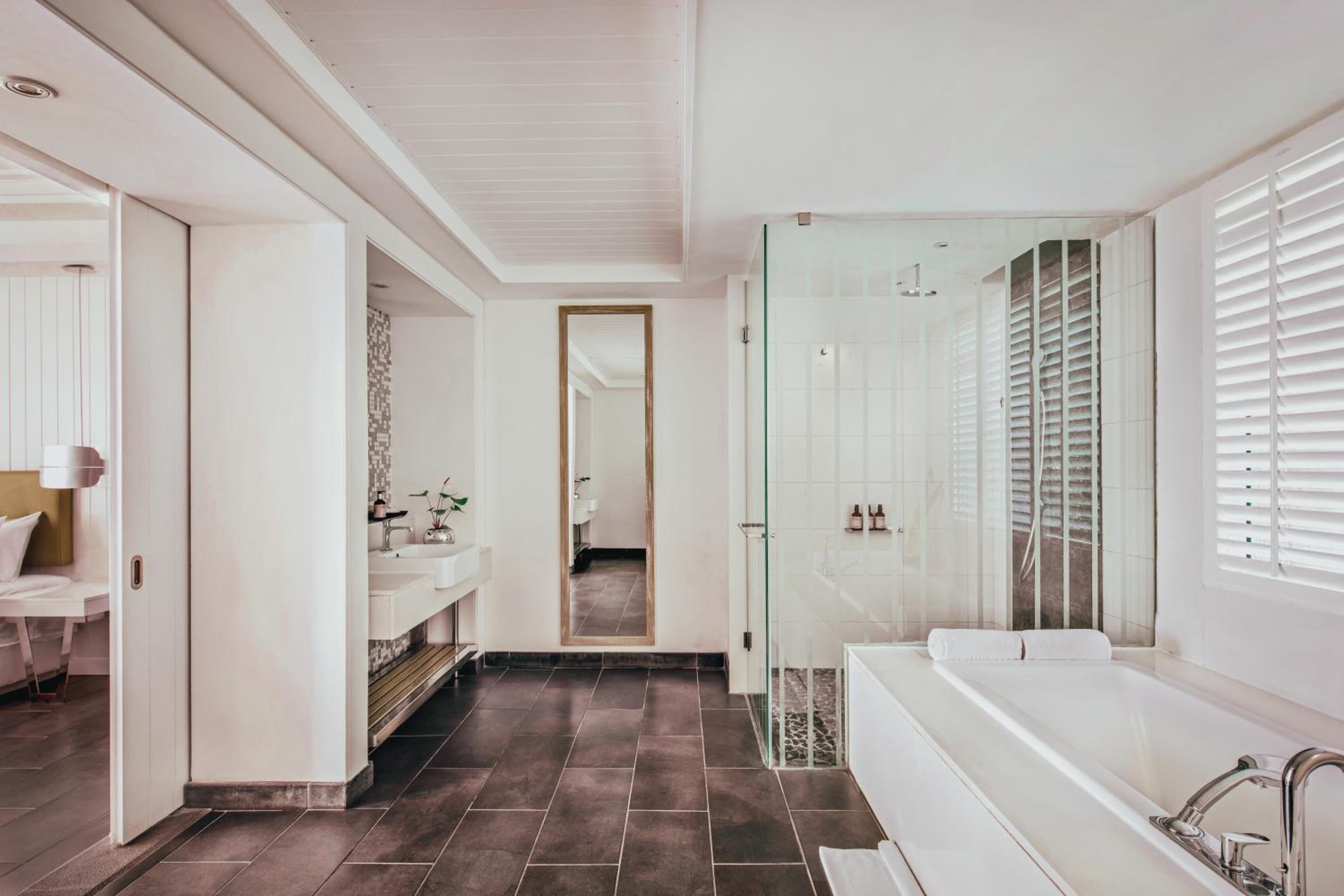 Long Beach Suite - Photo 3