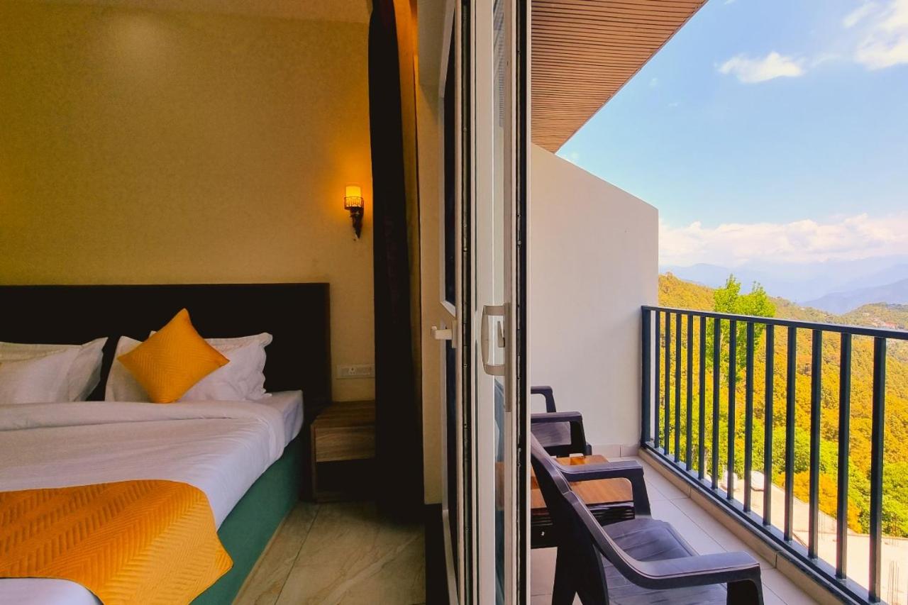 Deluxe Double Room With Balcony photo 2