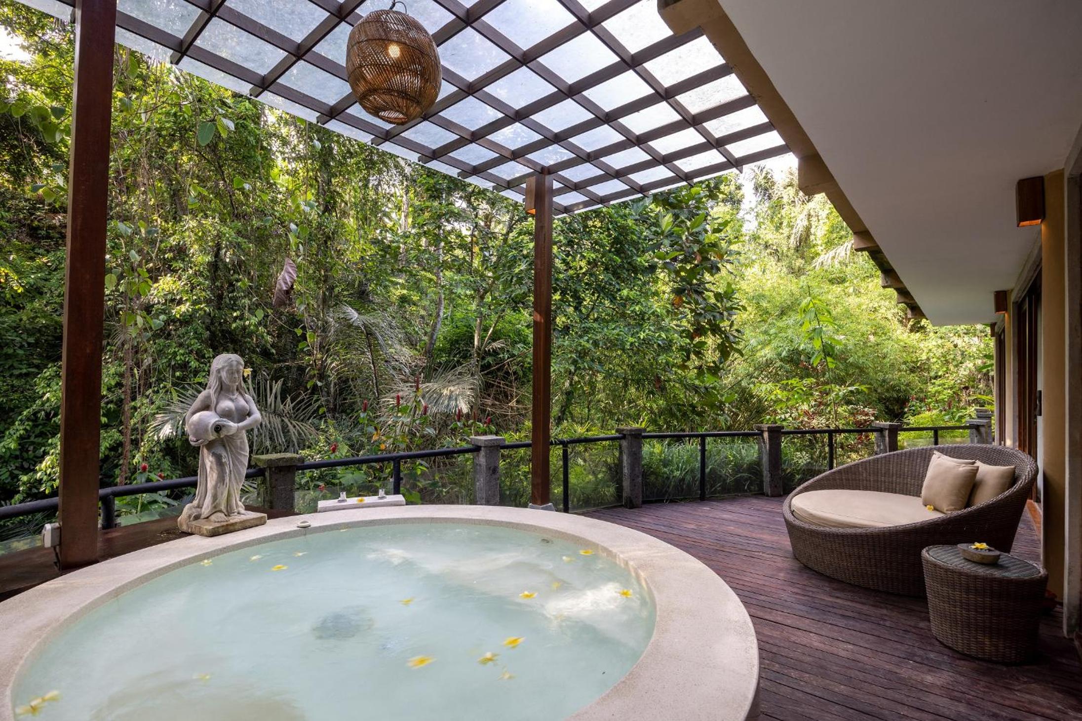 Royal Suite with Spa Bath and Daily Afternoon Tea