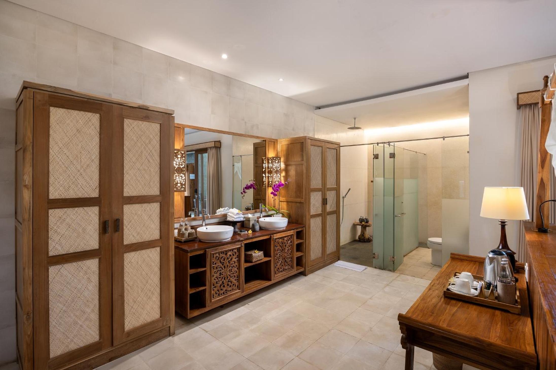 Suite Garden View with Spa Bath and   Daily Afternoon Tea thumbnail 5