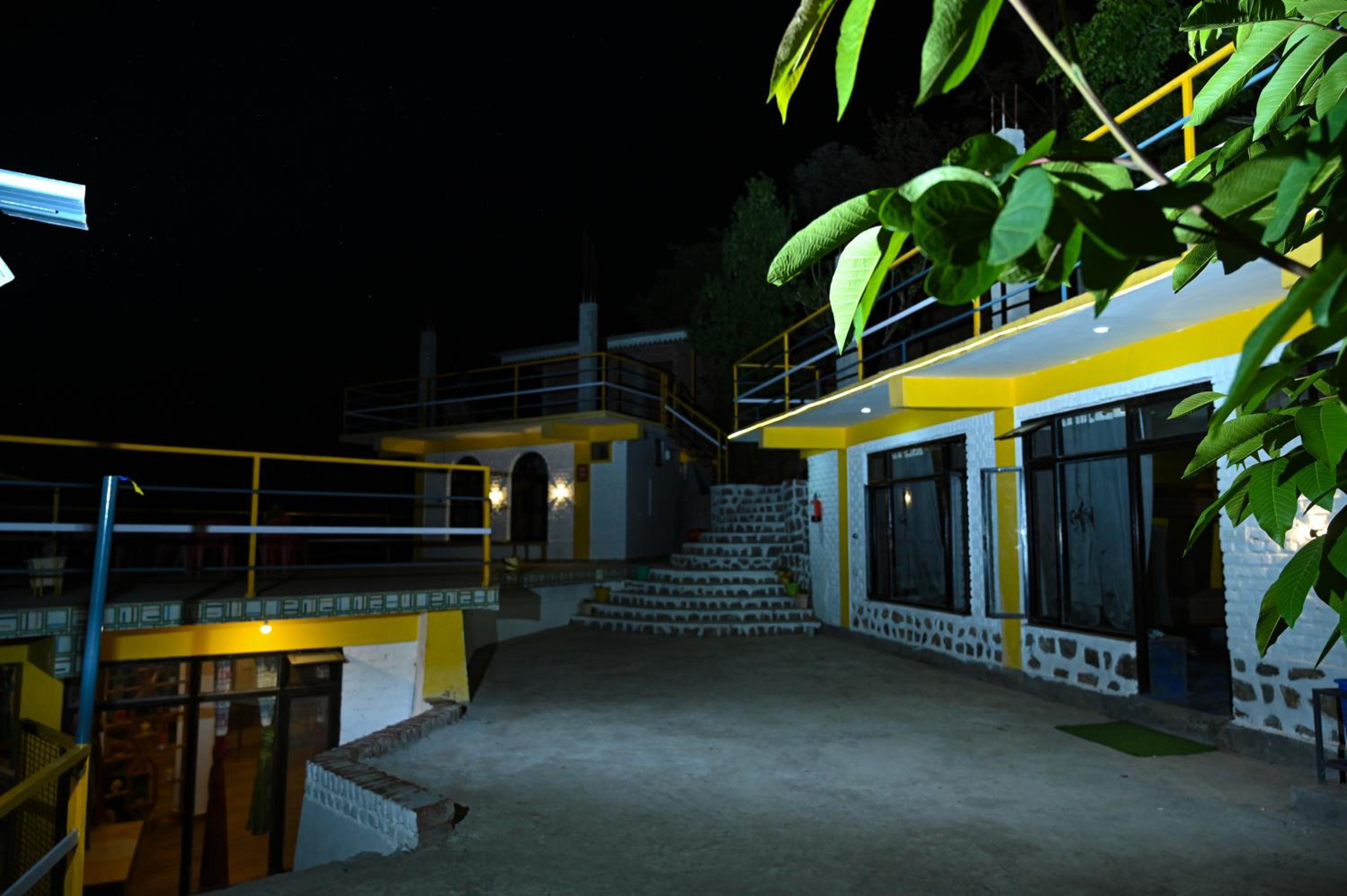 Bed In 7-Bed Mixed Dormitory Room photo 2