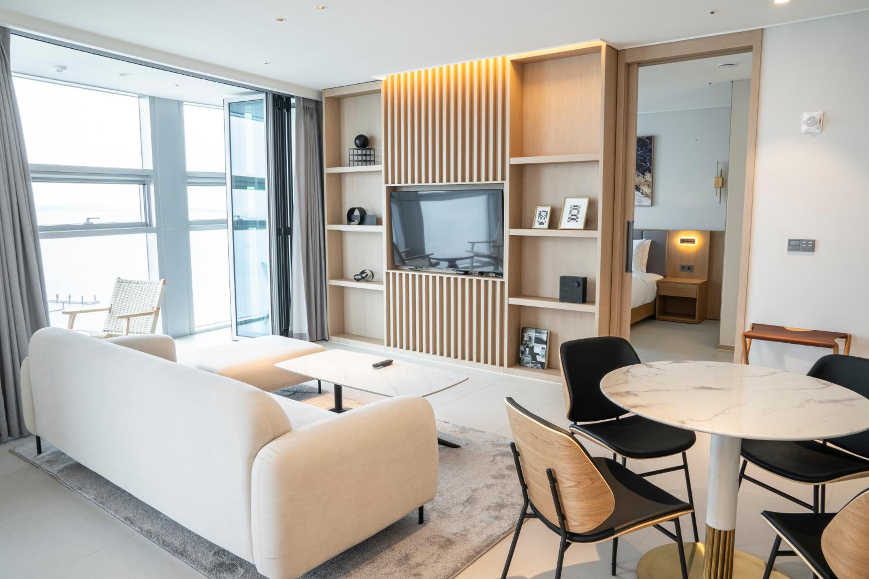 Silver Suite - Photo 2