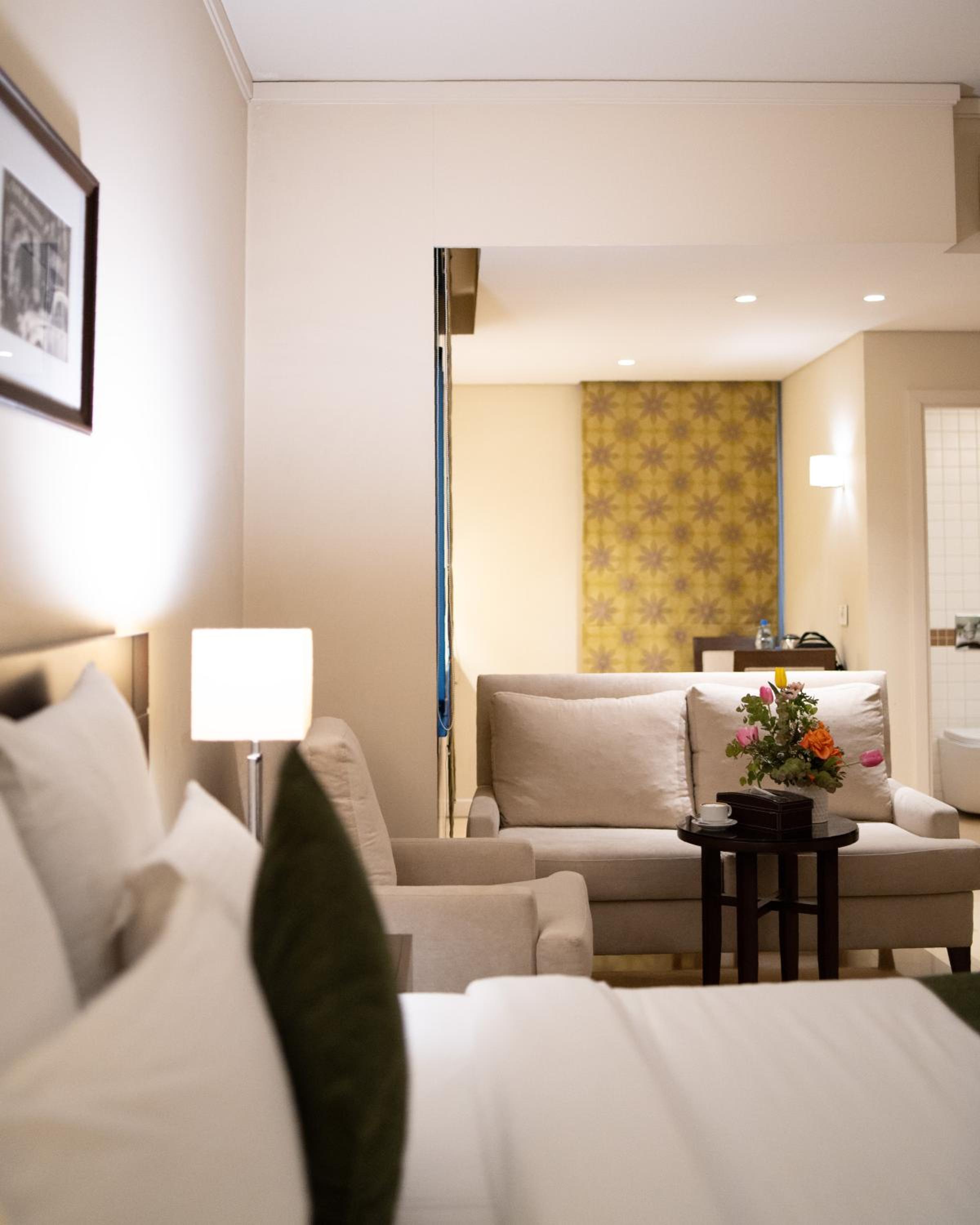 Deluxe Suite - Photo 3