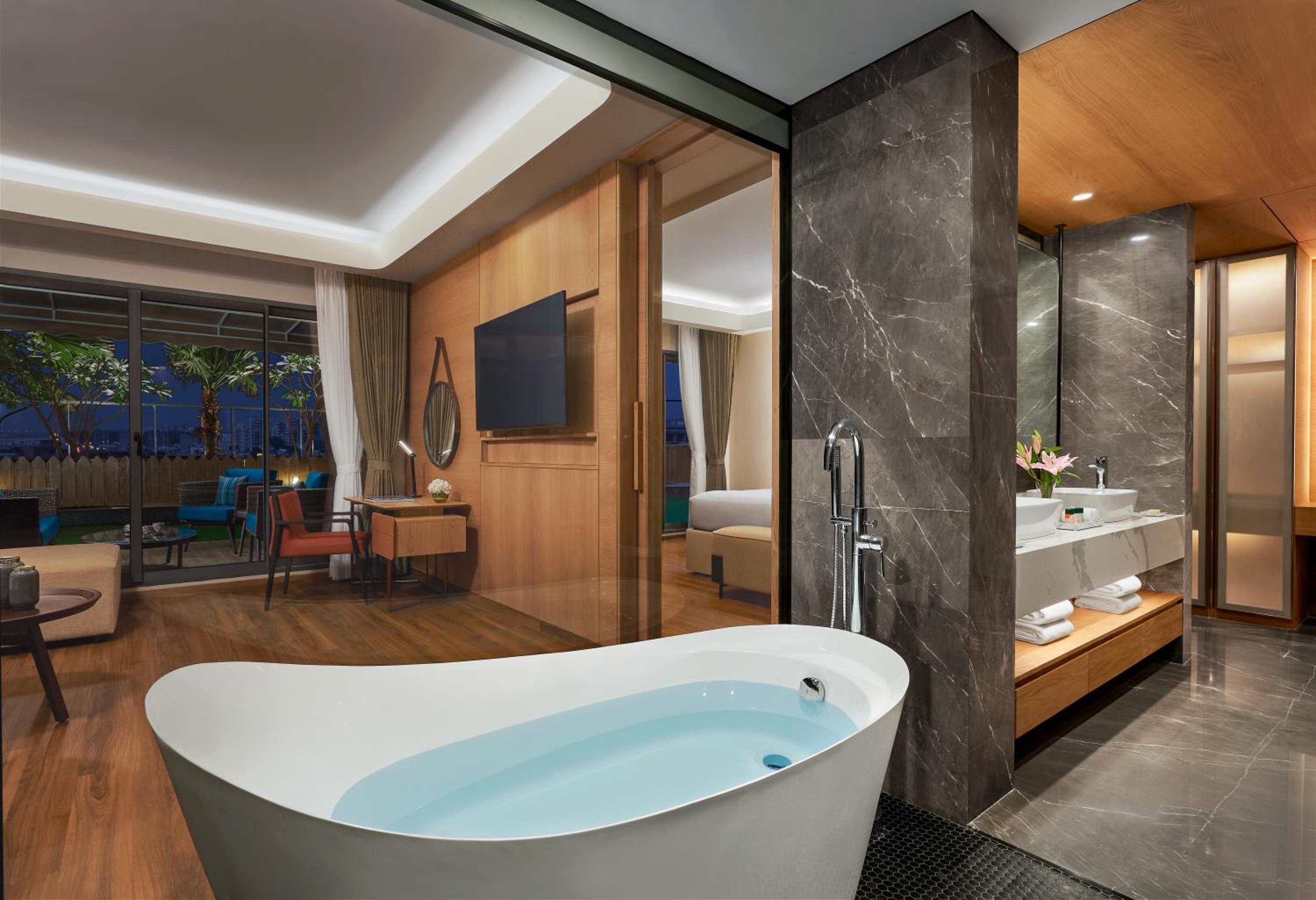 King Suite photo 2