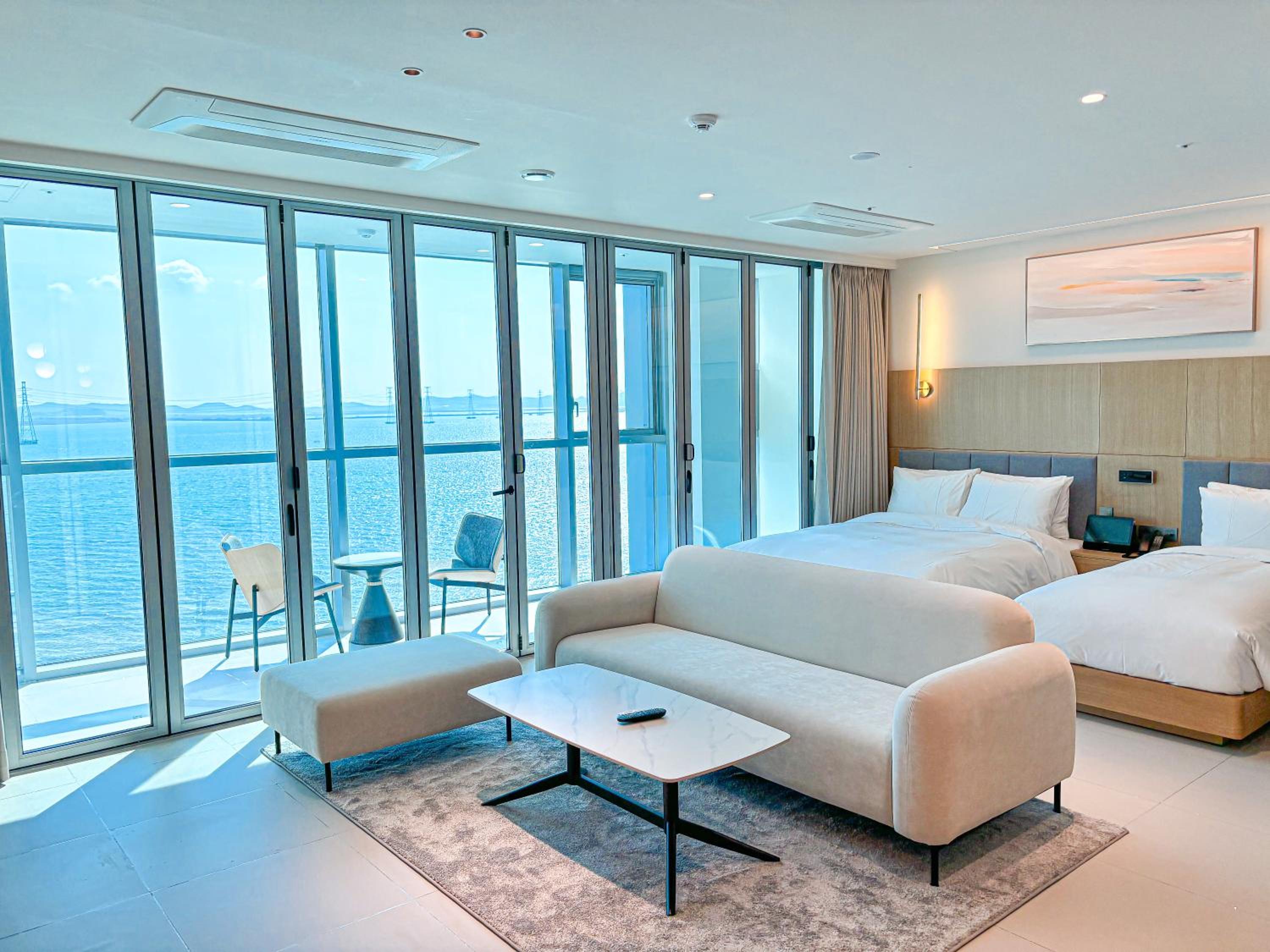 Premium Twin Room With Sea View - Photo 1