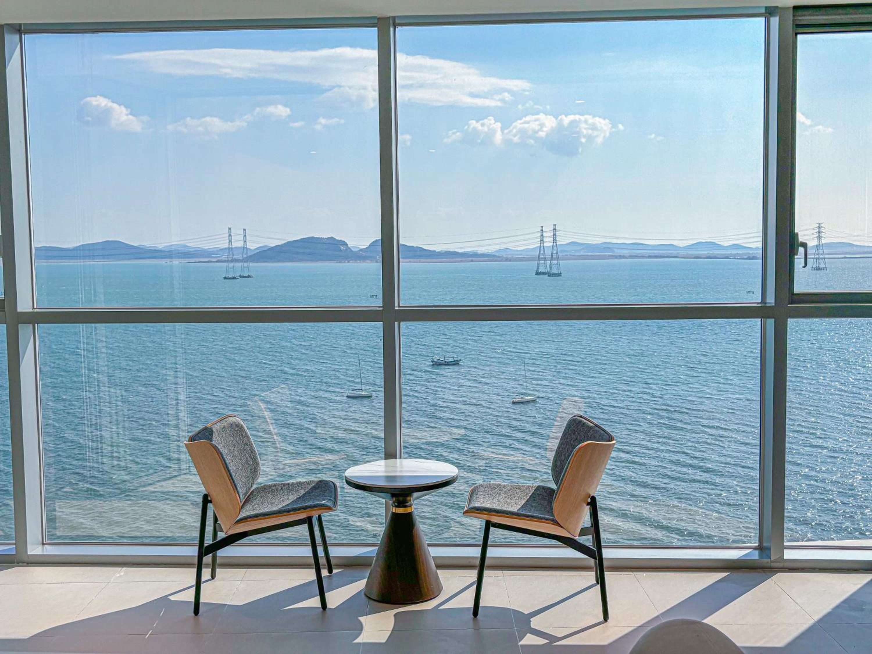 Premium Twin Room With Sea View - Photo 2