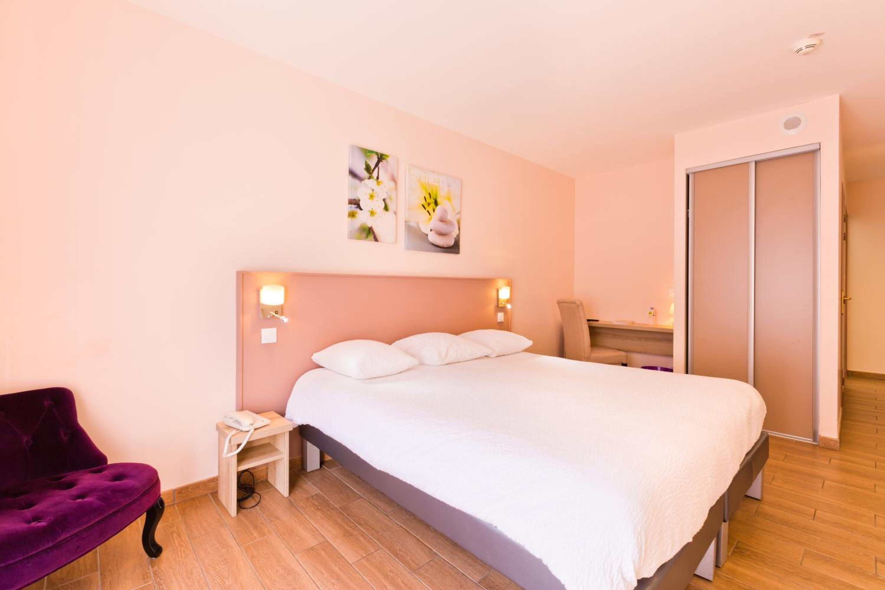 Deluxe Double Room photo 2