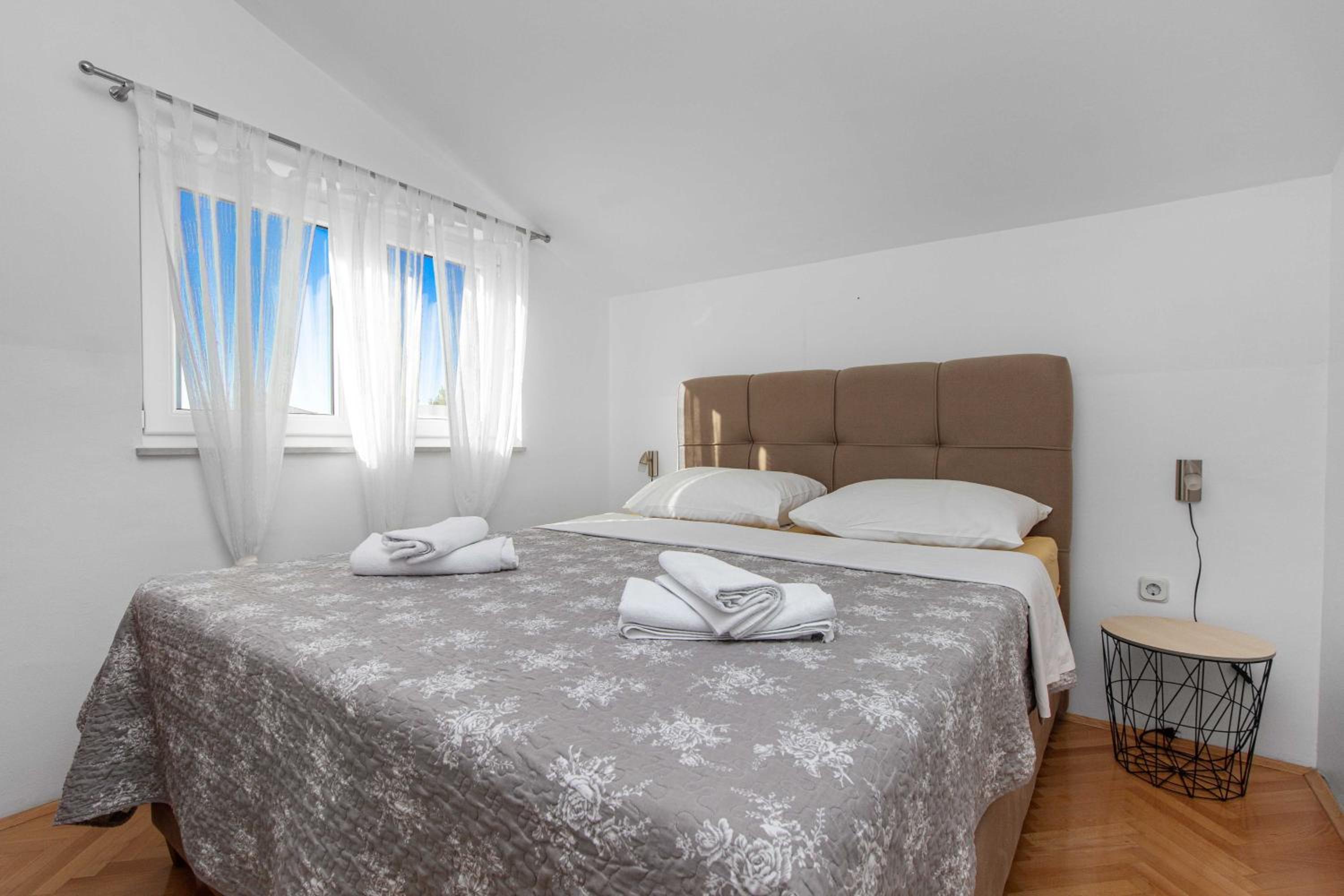 Two-Bedroom Apartment With Balcony And Sea View