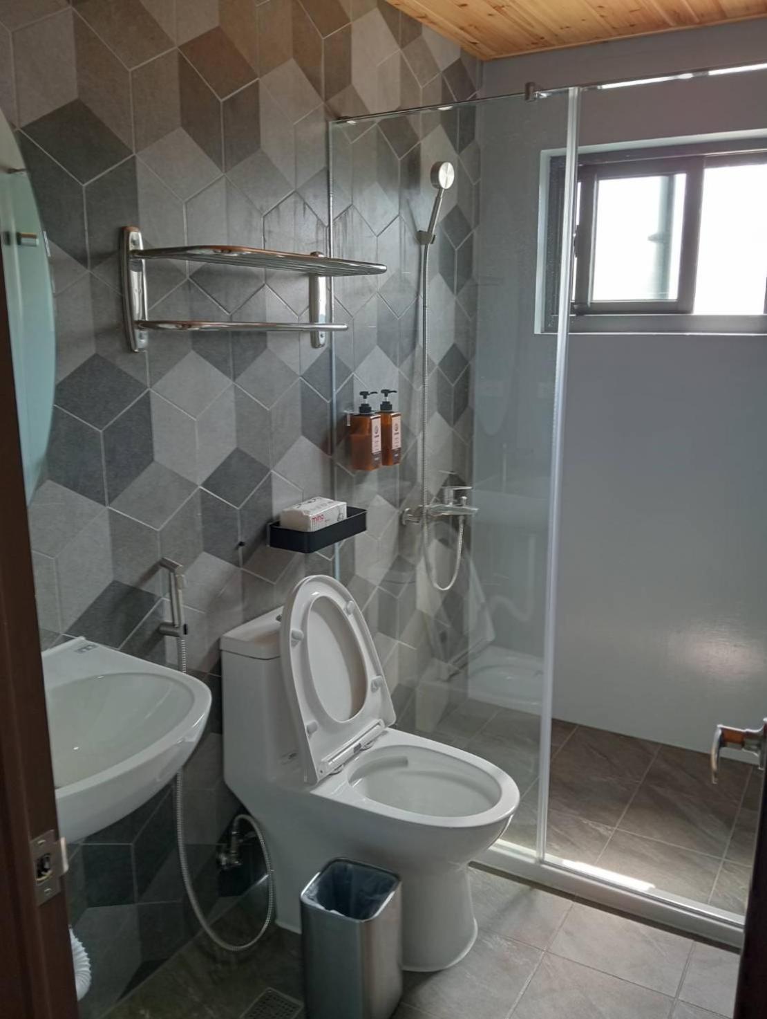 Queen Suite photo 2