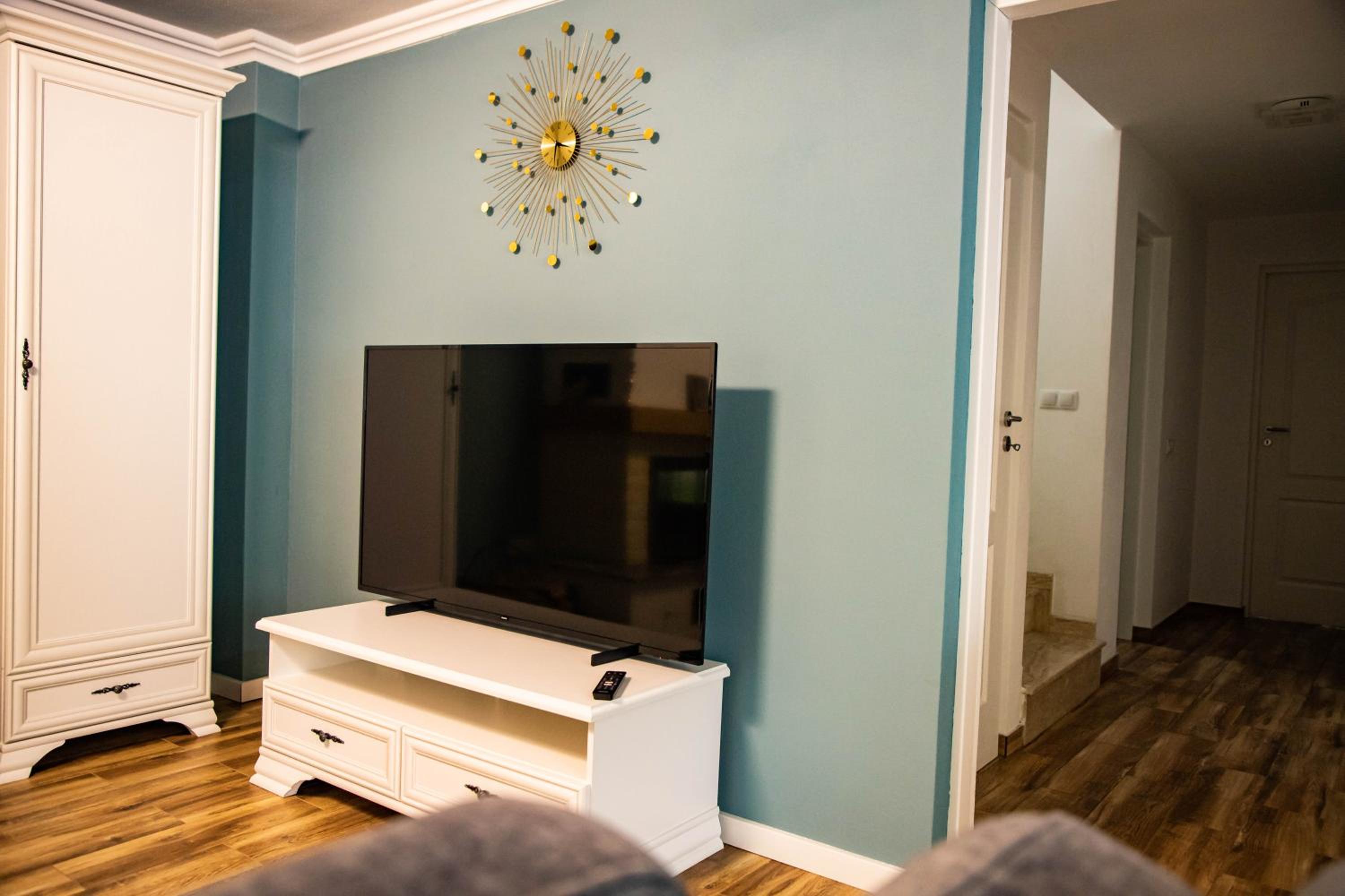 Three-Bedroom House photo 1