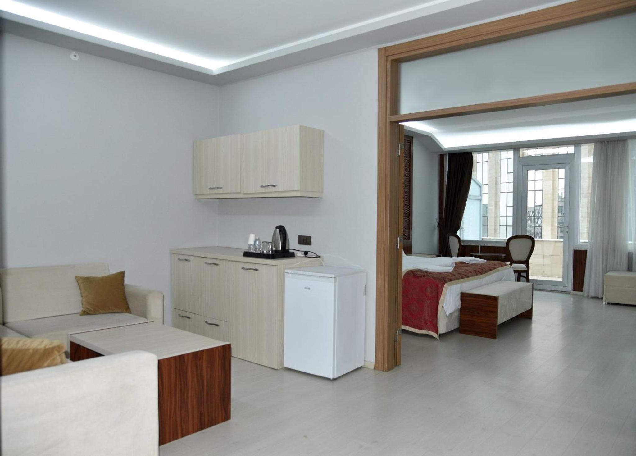 Suite with Balcony - Photo 19