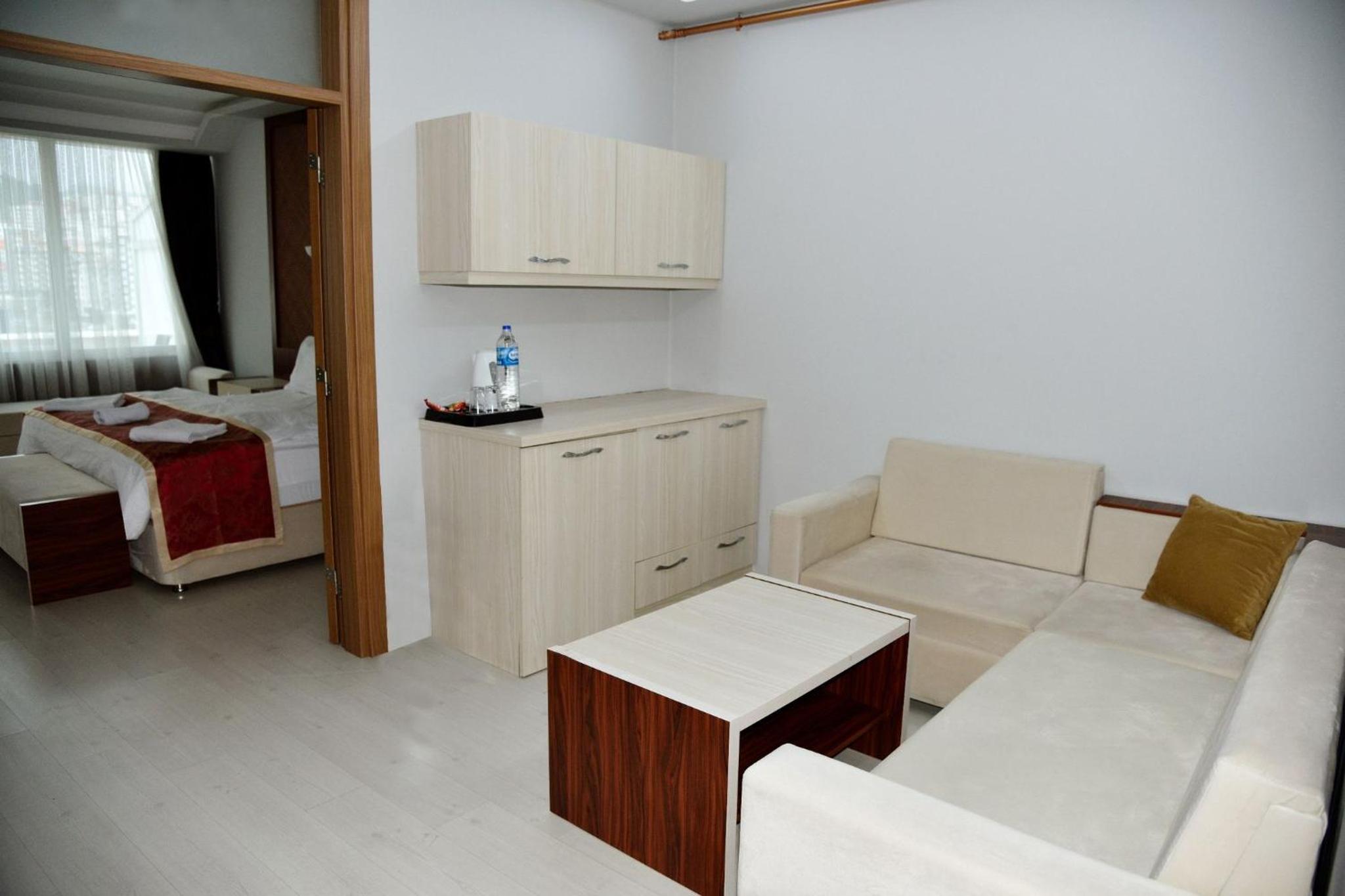 Suite with Balcony - Photo 21