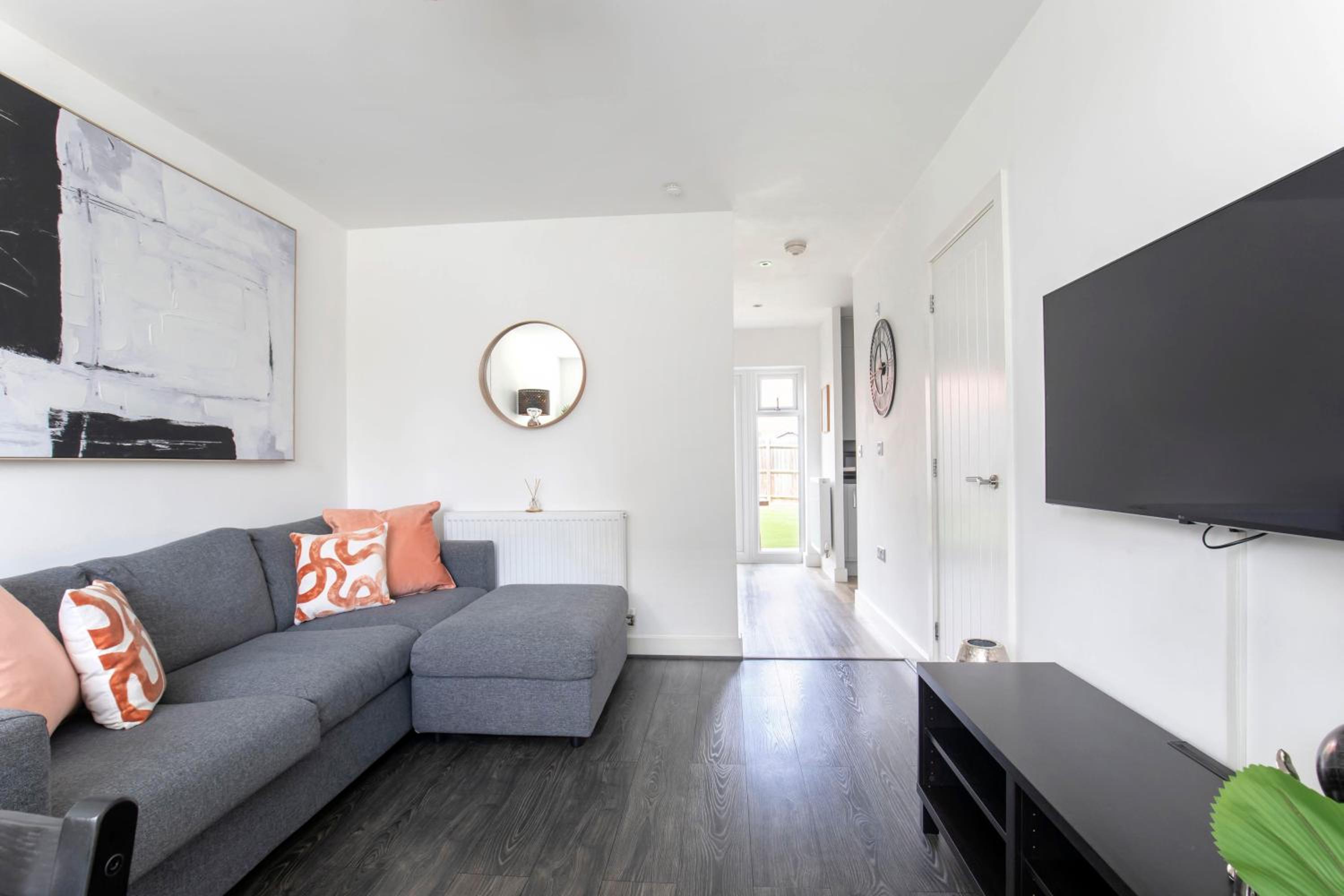 Two-Bedroom House photo 2