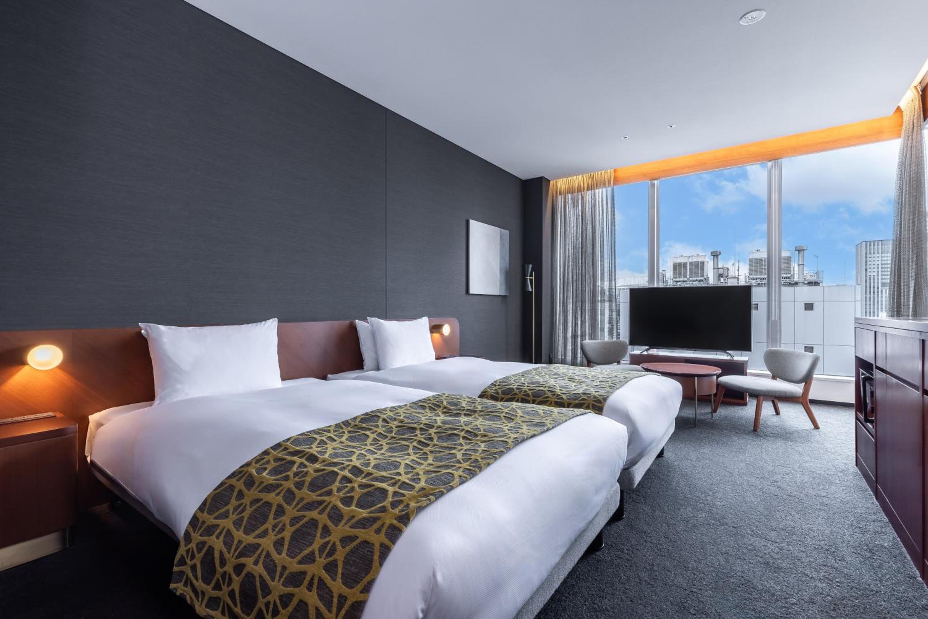 Twin Room with View and Washing Machine