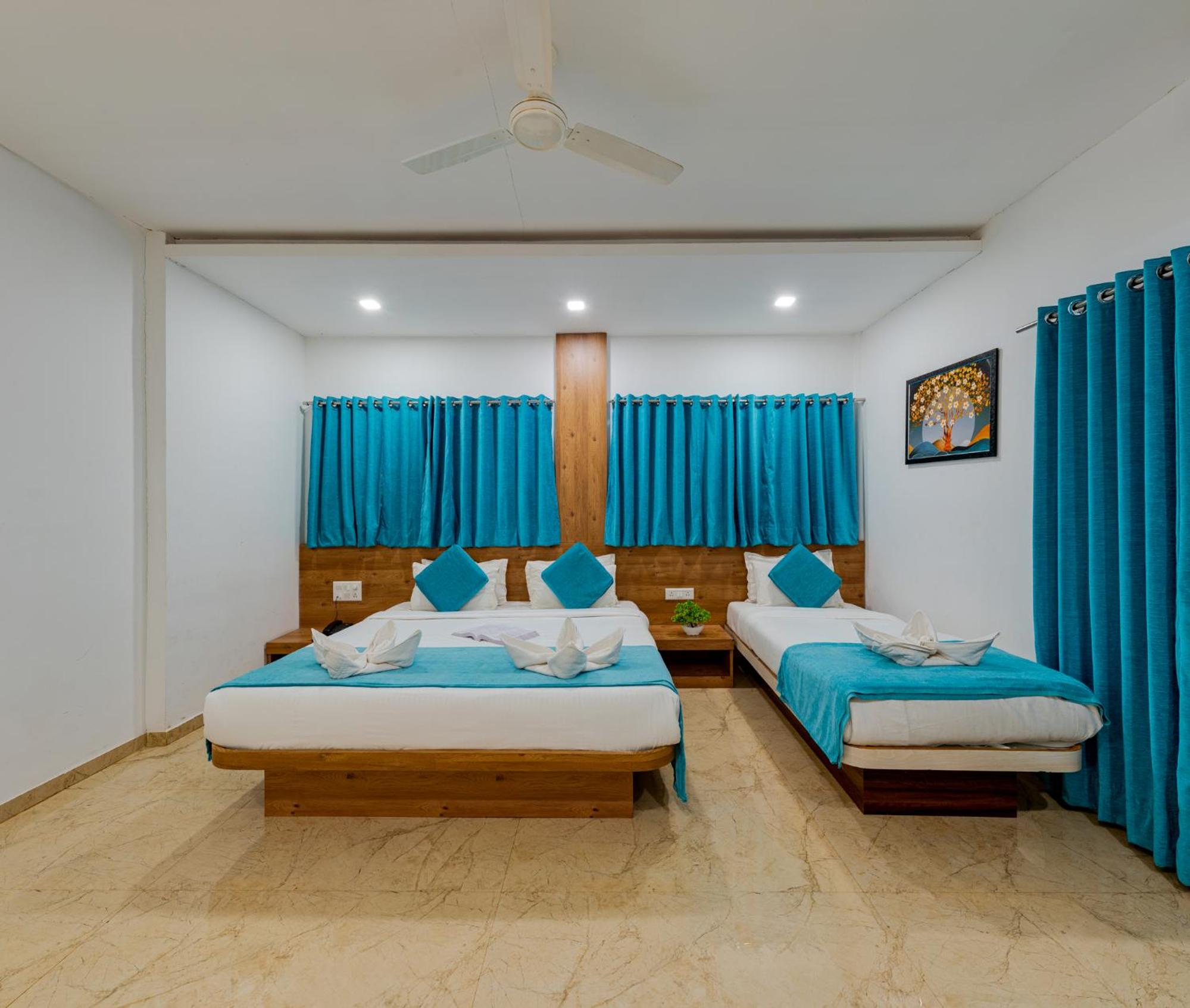 Super Deluxe Room With Balcony - Photo 15
